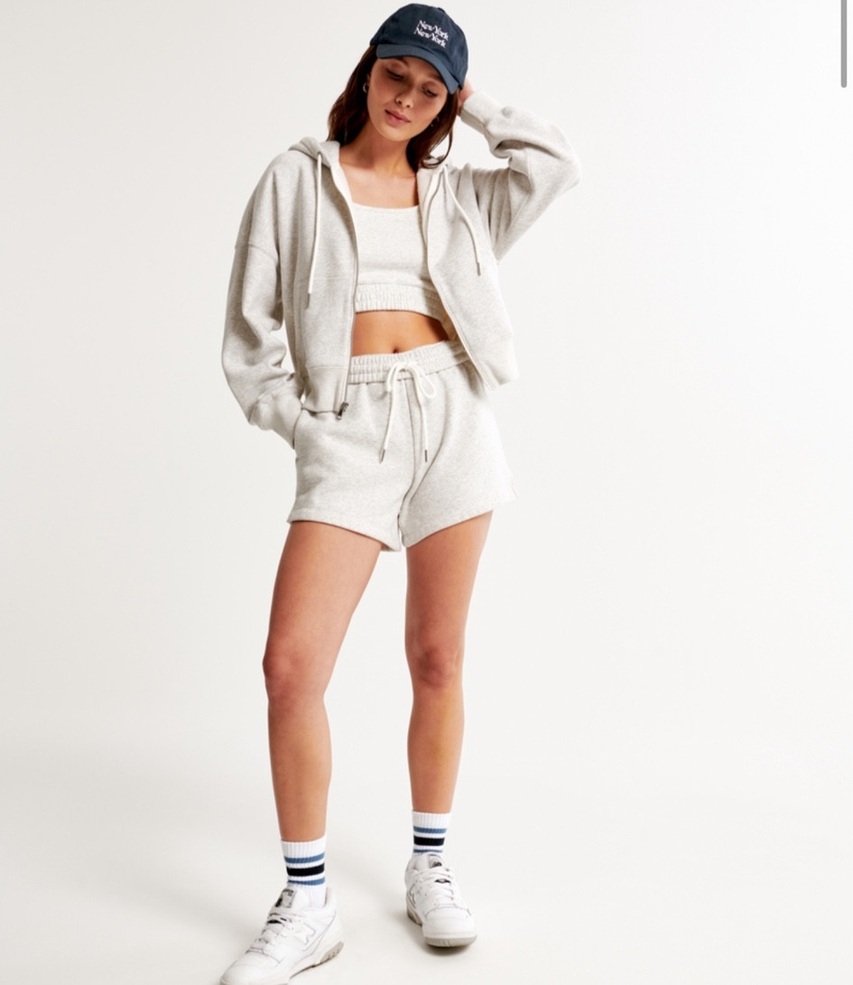 Fall fashion 

#LTKStyleTip #LTKFindsUnder50 #LTKSaleAlert