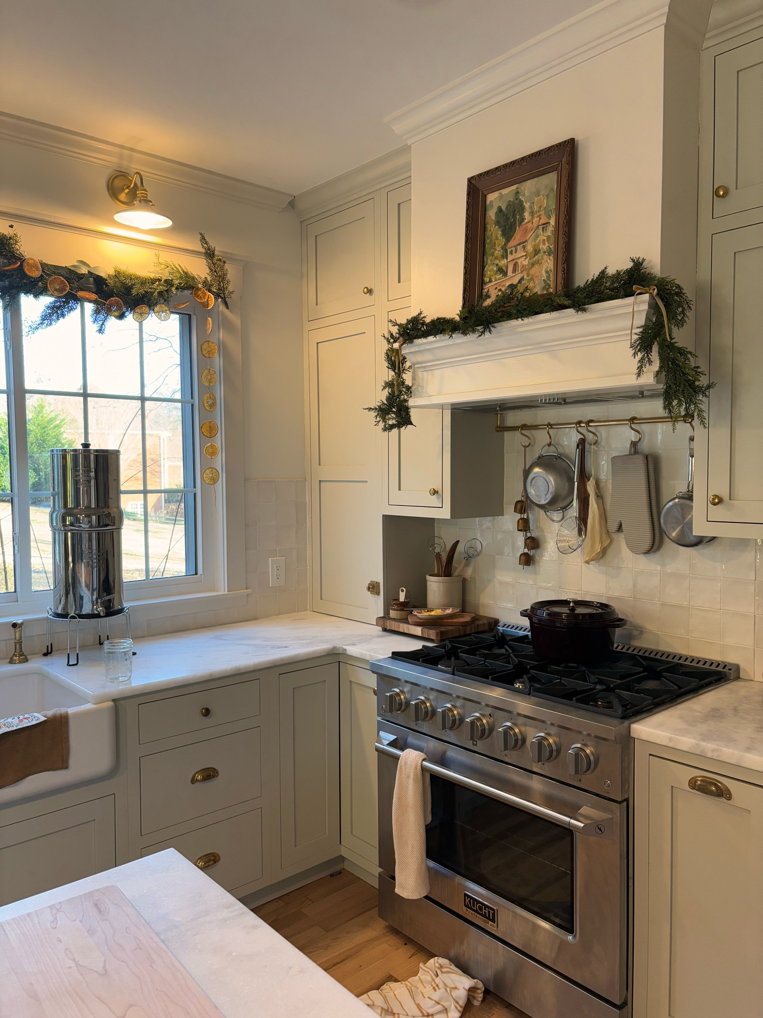 Simple holiday decor in my kitchen ✨ 

#LTKHoliday