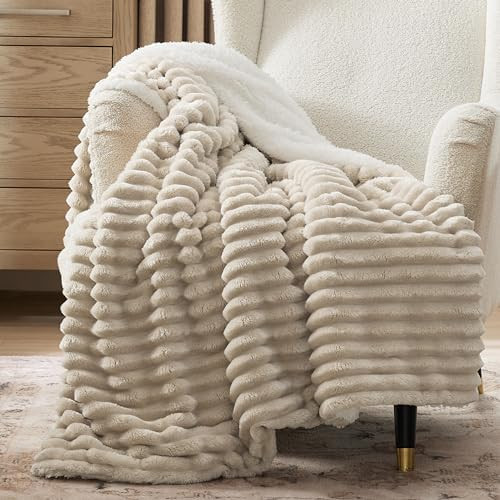 Bedsure Sherpa Throw Blanket for Couch - Super Soft, Cozy Fleece Thick Warm Blanket for Winter, G... | Amazon (US)