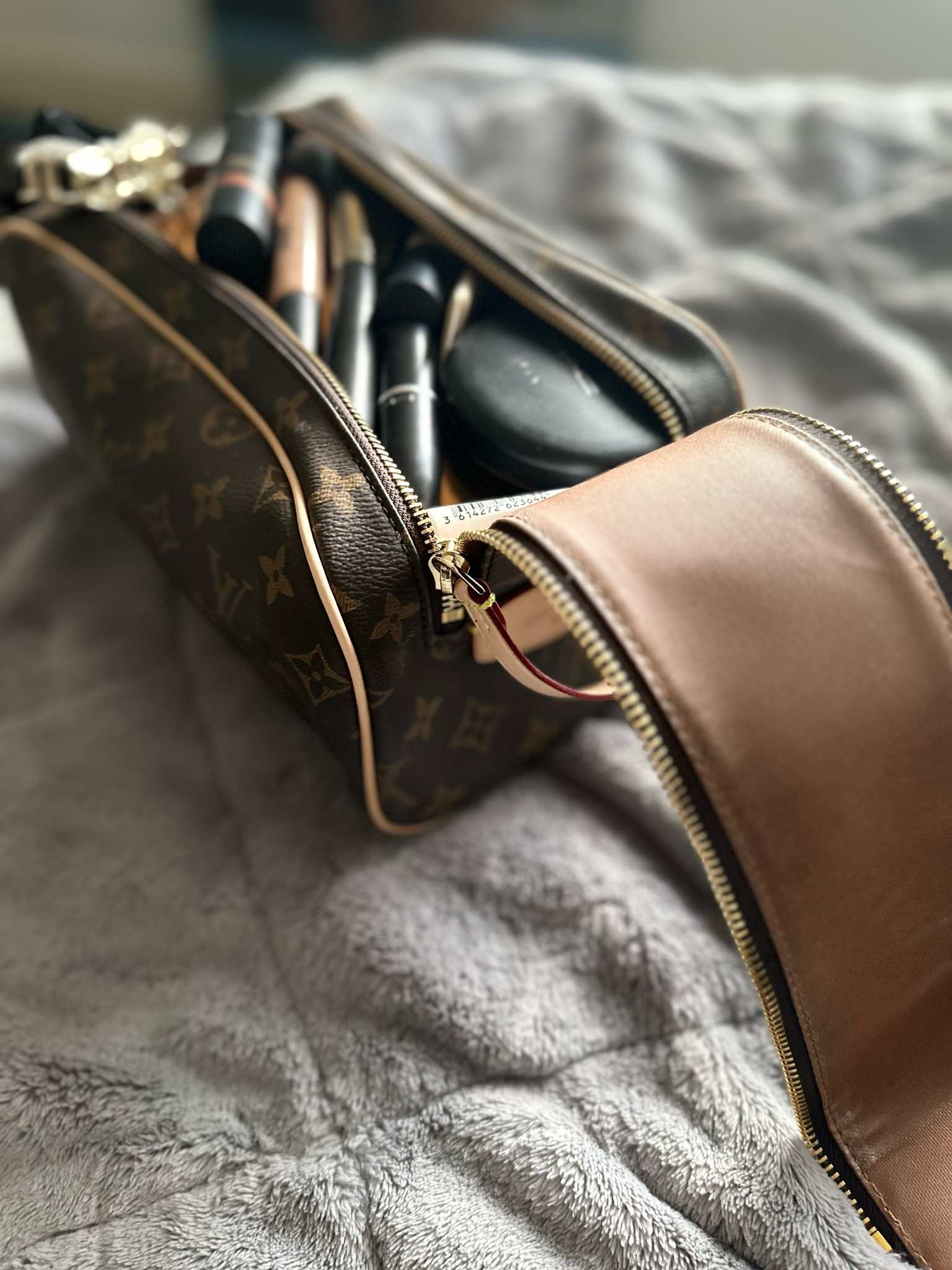 LV king sized monogram cosmetic bag 

#LTKitbag 

#LTKstyletip