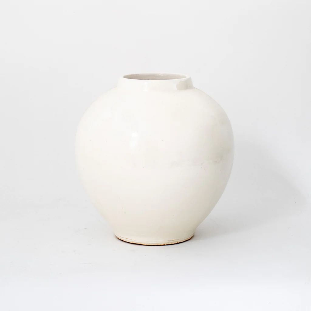 Creamy White Ceramic Pot | The Vintage Rug Shop