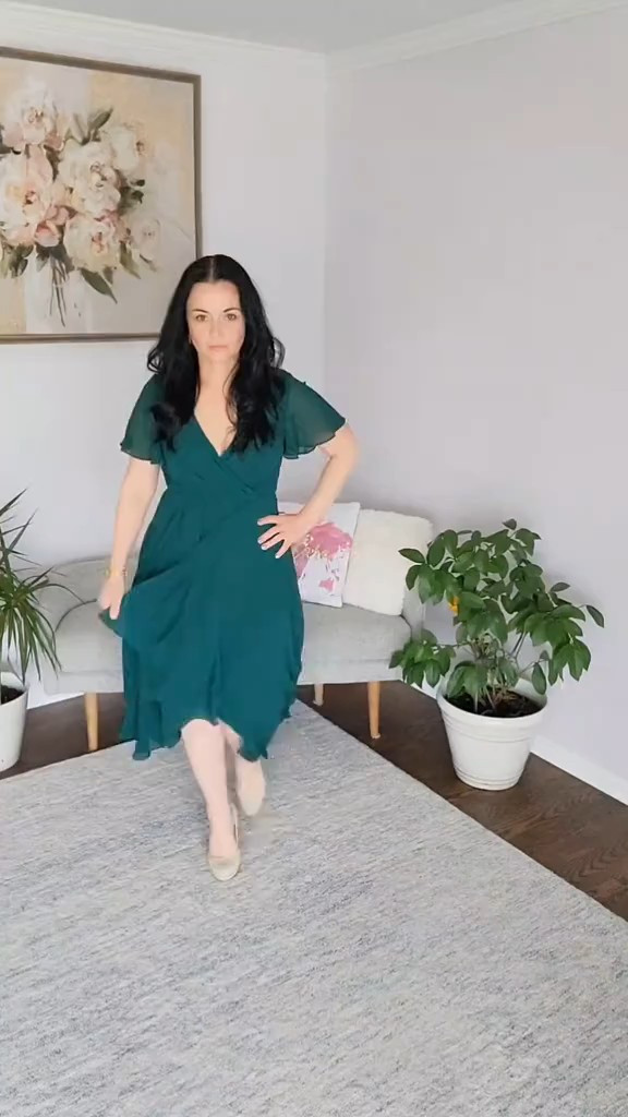 This dress is incredibly flattering and perfect for wedding guest. It comes in many colors and is available in multiple sizes. 

#LTKParties #LTKWedding #LTKOver40