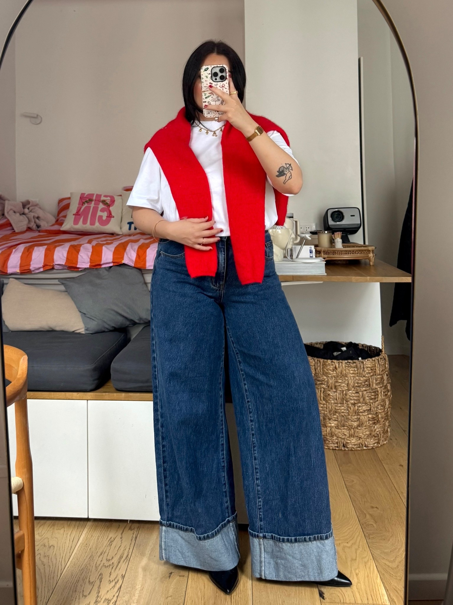 Pop of red ALWAYSS

#LTKspring #LTKstyletip #LTKmidsize