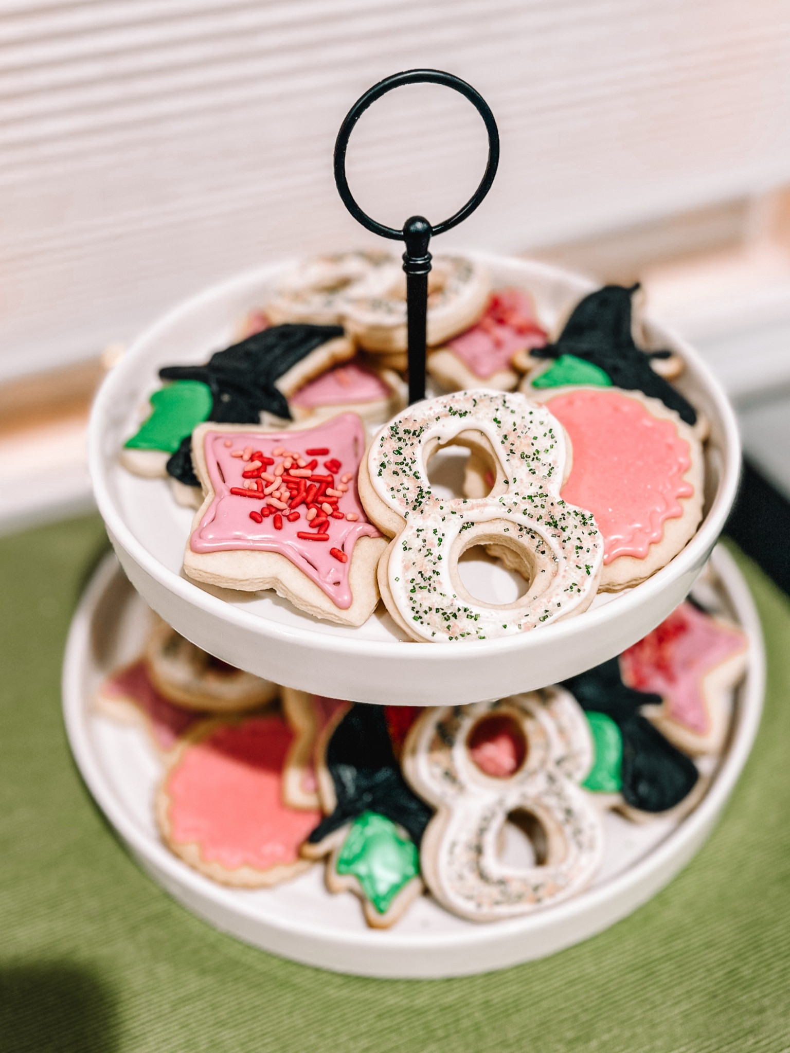 Wicked theme party: cookie tray

#wicked #wickedparty #wickedcookies #birthdayparty #party

#LTKParties #LTKHome #LTKKids