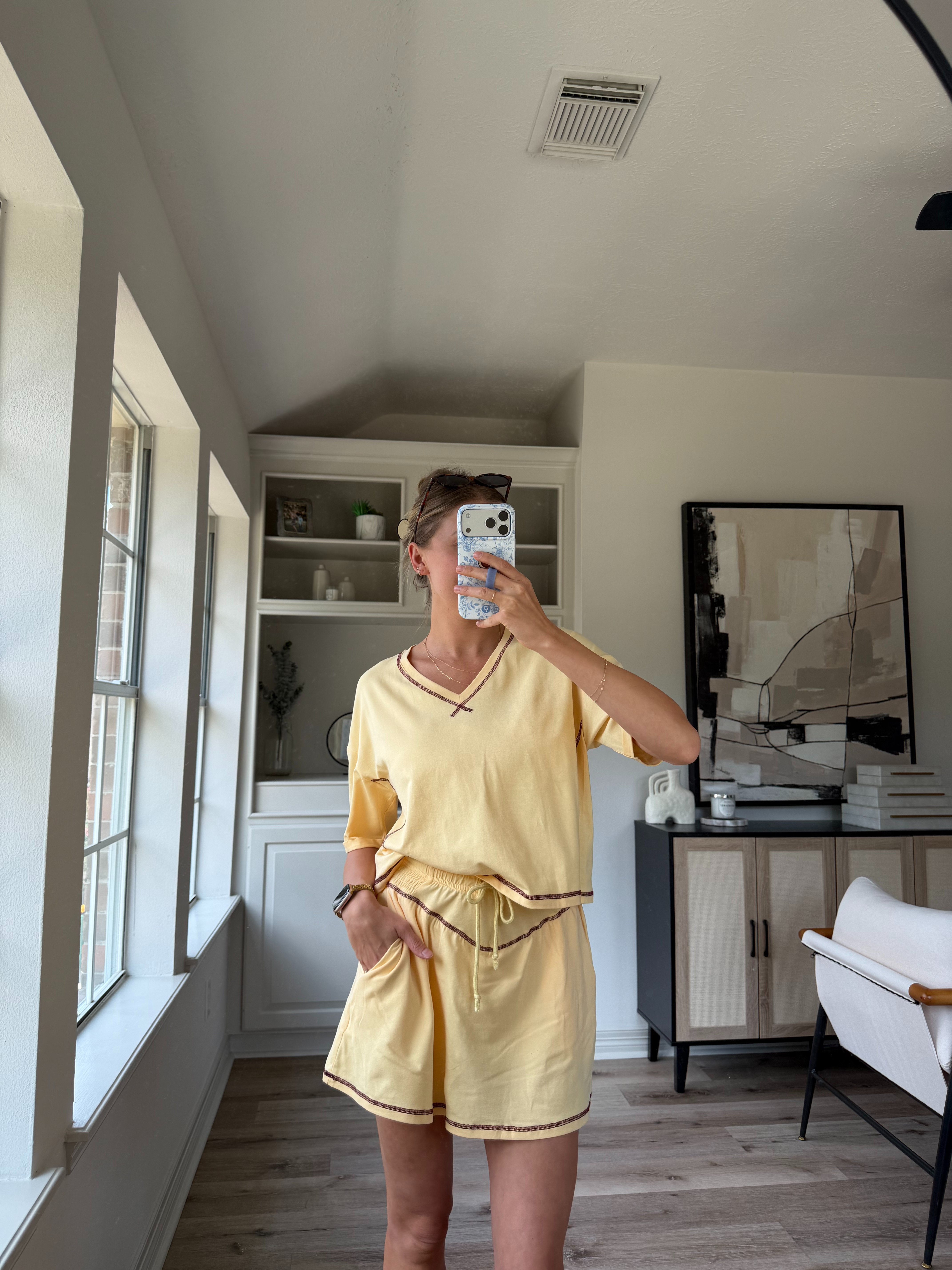 Cute 2 piece skirt set! Wearing small 

 