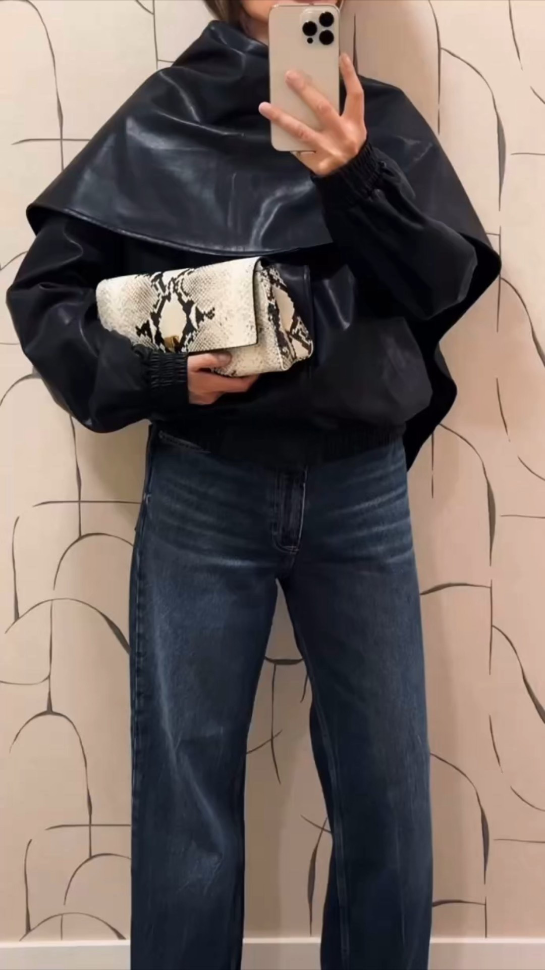 New in my closet 🖤🤍

#LTKootd #LTKgrwm #LTKGiftGuide