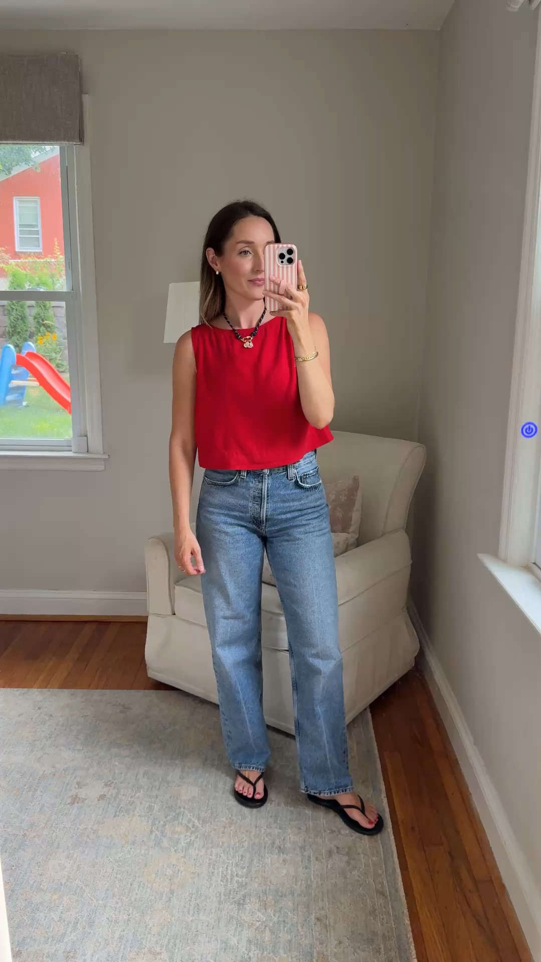 Snag this adorable and top for $29 today! Wearing a small petite so it’s more cropped. I’m 5’3”.￼