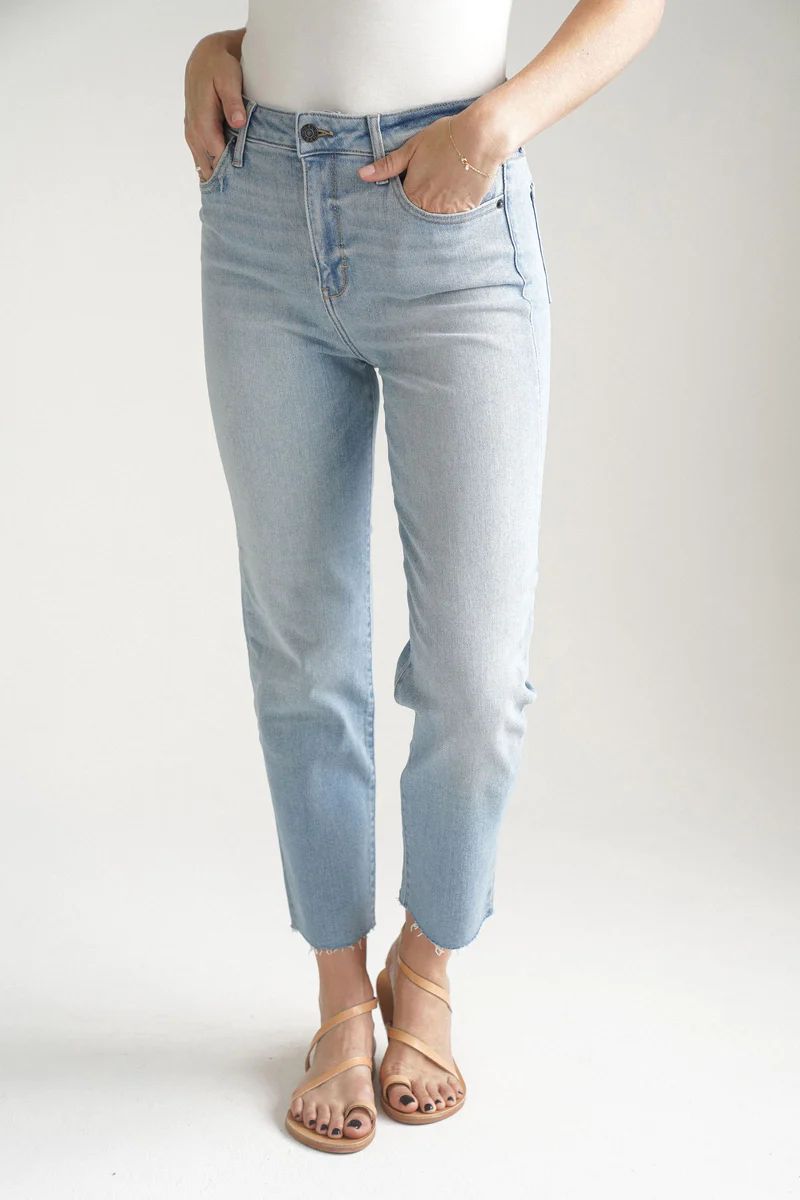 Chrissy Classic Straight Leg Jeans | Carly Jean Los Angeles