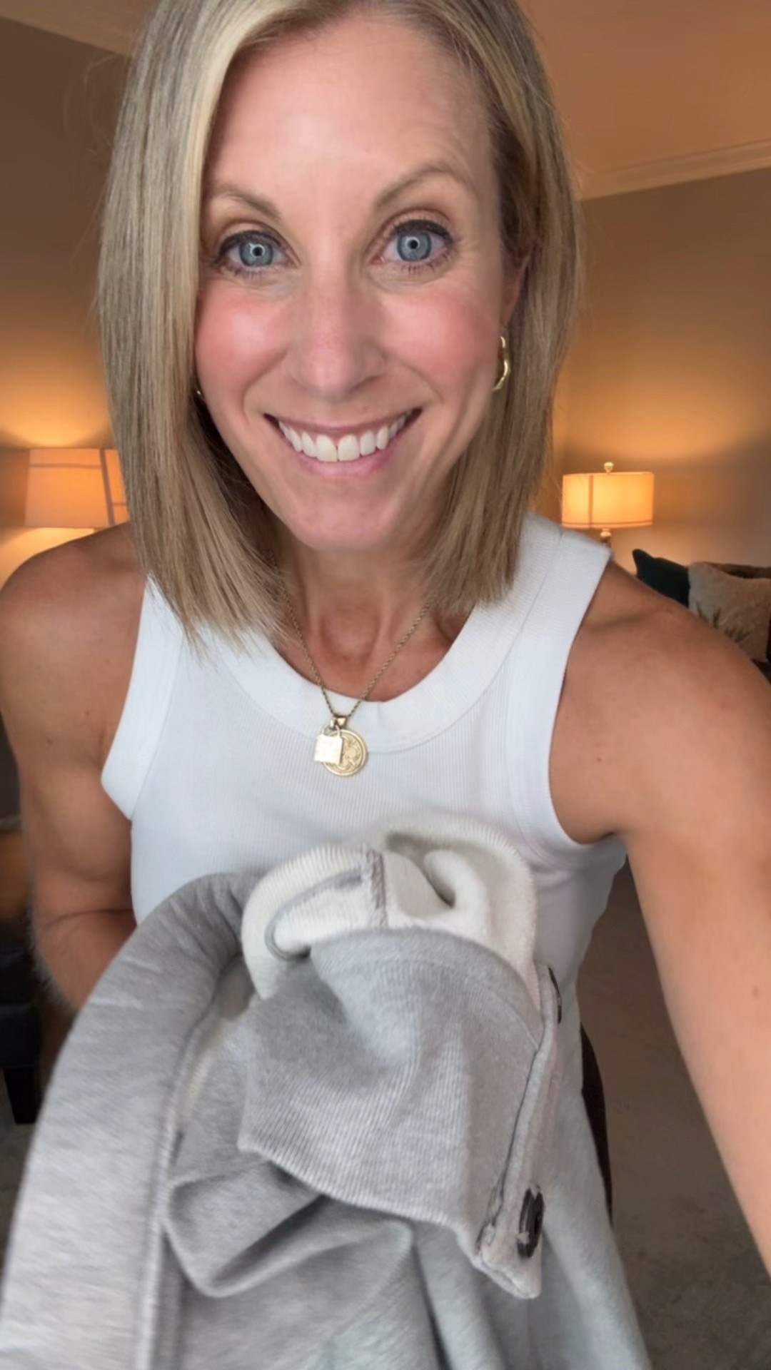 My fall uniform! I’m wearing an XS in the sweatshirt and size 2 in the leggings. 