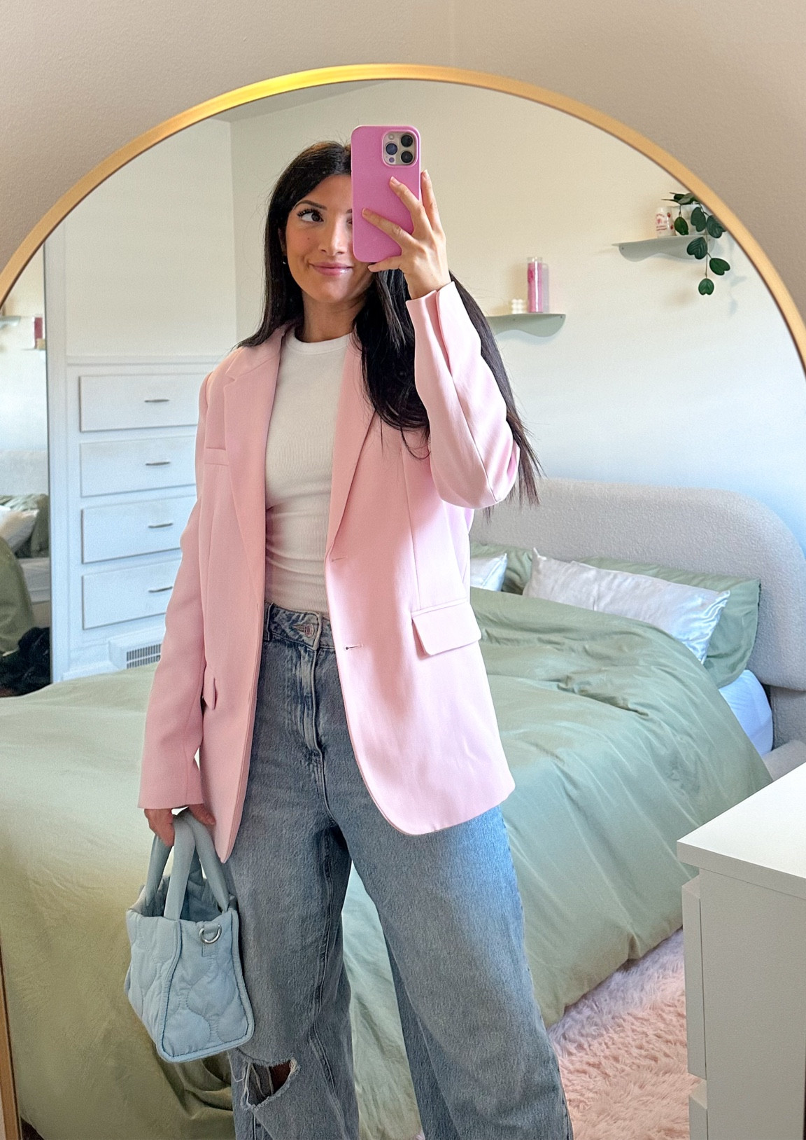 blazer is small, tank is small & jeans are size 9!

Aritzia style, aritzia outfit, Zara blazer, pink blazer, workwear, garage clothing

#LTKworkwear #LTKcanada #LTKstyletip