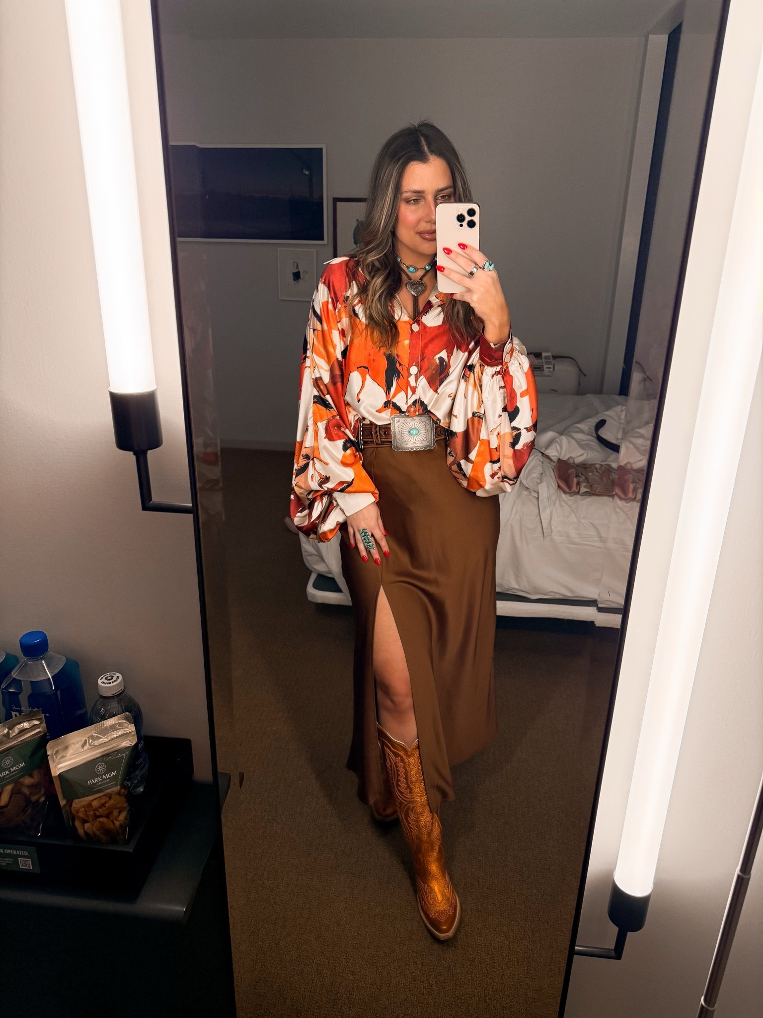 Country concert outfit inspo
Cowboy boots
Western fashion