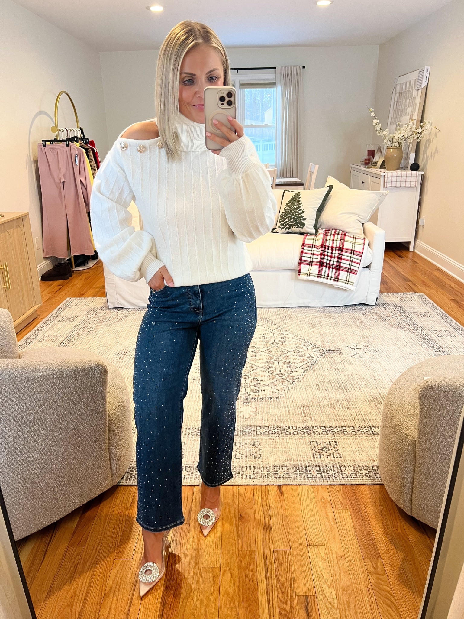 Walmart Holiday Outfit

Christmas outfit, holiday outfit, holiday dresses, NYE outfit, NYE dress, target fashion, target finds, Walmart fashion, Walmart finds, Amazon fashion, Amazon finds, Christmas sweaters, midsize fashion, petite fashion 

#LTKSeasonal #LTKMidsize #LTKHoliday