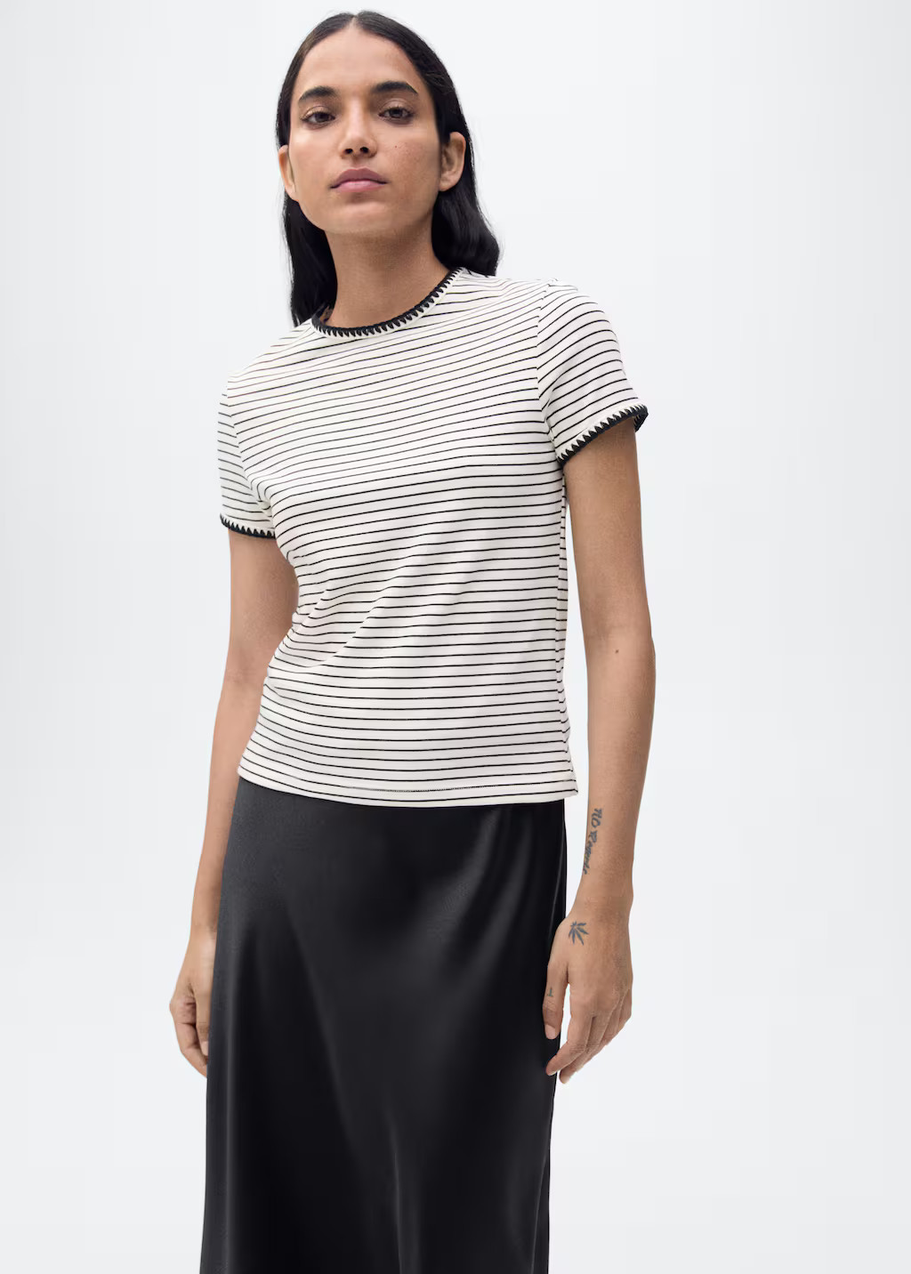 Cotton t-shirt with contrasting trim - Women | MANGO USA | Mango (US/MX/AU)