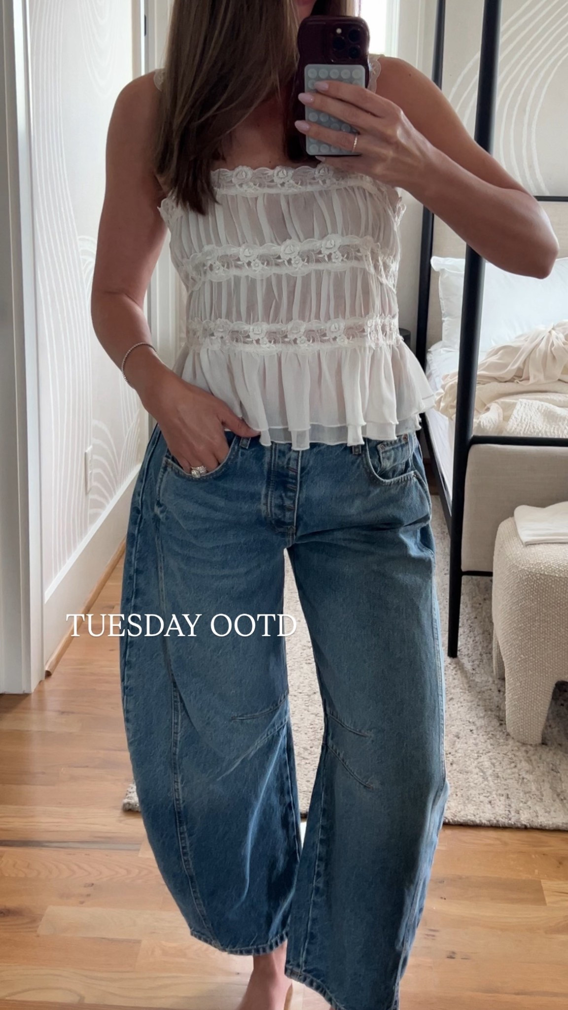 Size 26 barrel jeans, size small tank. 

Spring outfit 