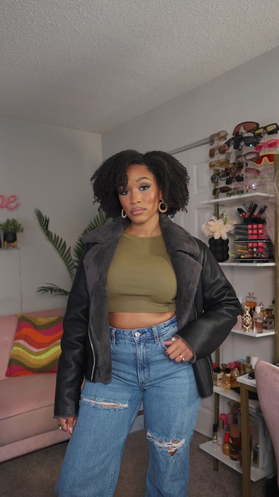 Winter coat try-on haul! I picked up a few new jackets and I need your help deciding — keep or return? Featuring coats from Mango, Zara (two reversible styles!), and Naked Wardrobe. Comment your favorite and shop the ones I’m keeping.
Zara Brown: 8073/327/700
Zara Taupe Brown (reversible): 6318/254/704
#wintercoats #coathaul #tryonhaul #keeporreturn #winterfashion #mangojacket #nakedwardrobe #zaracoat #outerwear #winterstyle #fashionhaul #jackets #reversiblejacket

#LTKMidsize