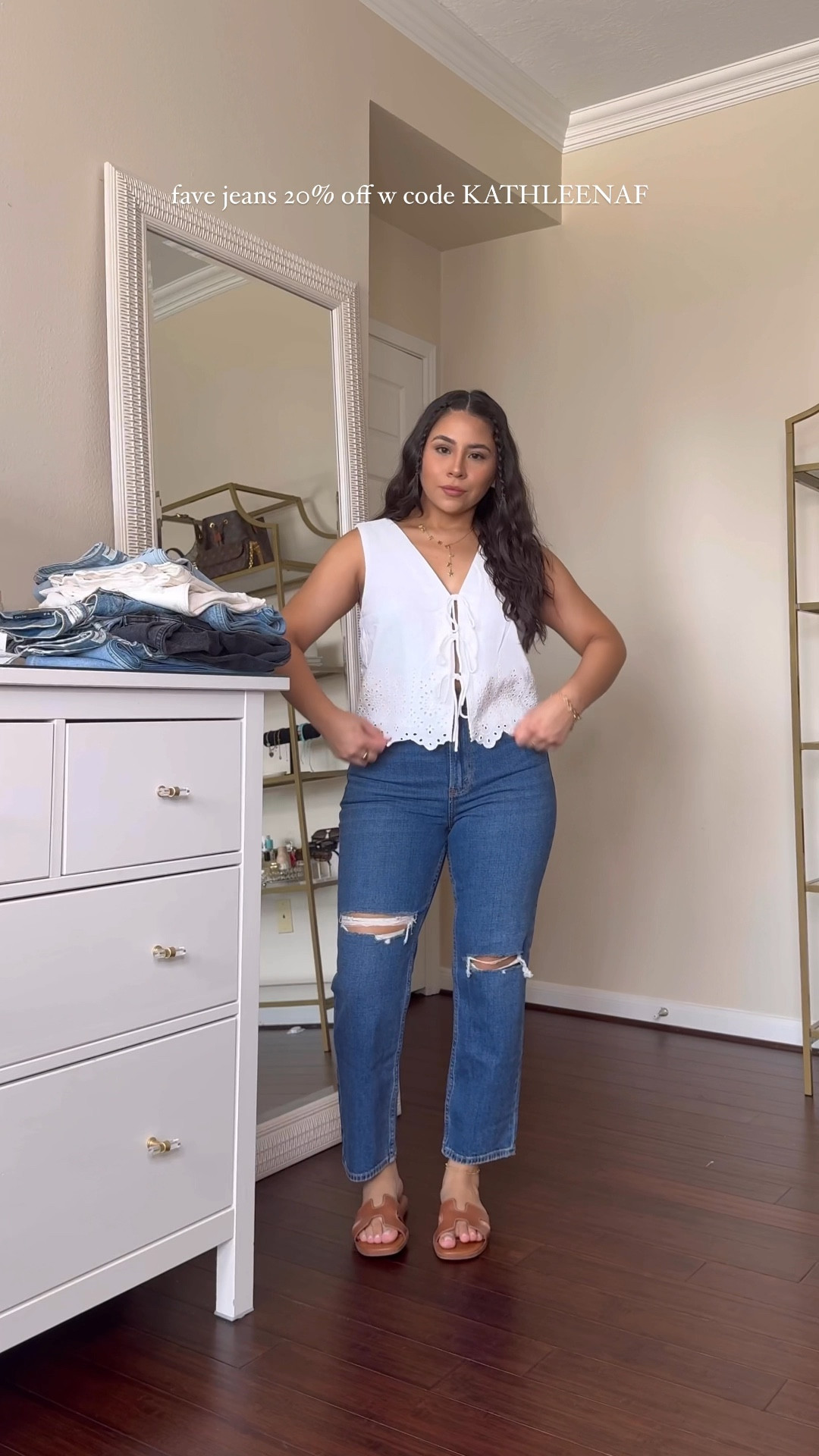 Abercrombie curve love jeans 20% off w code AFKATHLEEN 
Wearing a size 27 short in all jeans 
Baggy jeans
Straight leg jeans 
Loose jeans 

#LTKSaleAlert #LTKFallSale #LTKFindsUnder100