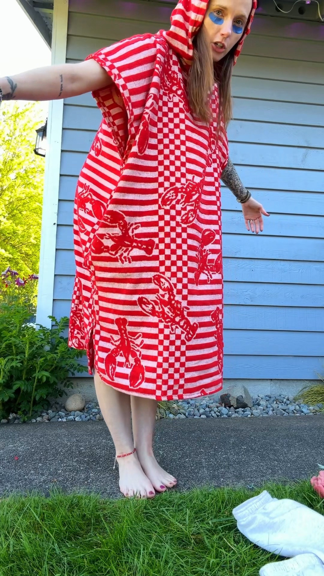 Instant privacy at the beach! #sandcloud #beach #poncho #summervibe #beachtowel

#LTKSaleAlert #LTKmomlife #LTKOver40
