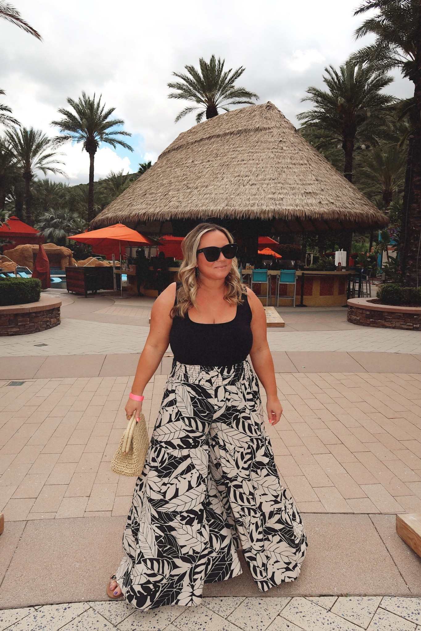 LOVE these Aerie pants! This was from last year so I linked the new color and the matching top🥰

20% off Aerie on LTK now🫶🏼



Spring outfits 2026, summer outfits, party pats, matching set, black tank, vacation outfits beach, shelli enright, stylenright 

#LTKSaleAlert #LTKSeasonal #LTKTravel