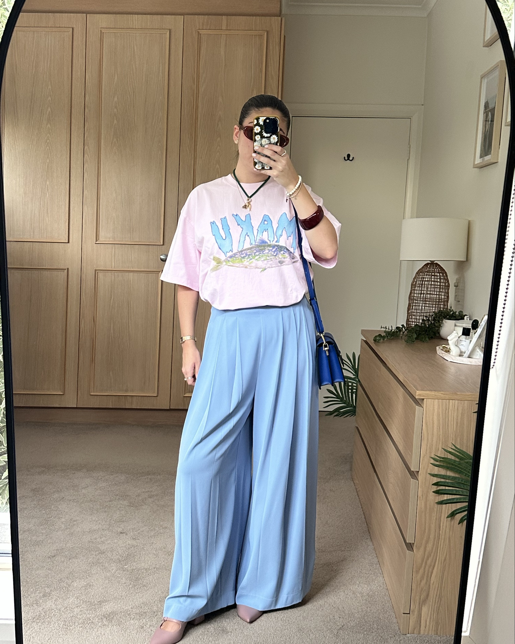 STYLING 3 WAYS | Maku Graphic Tee