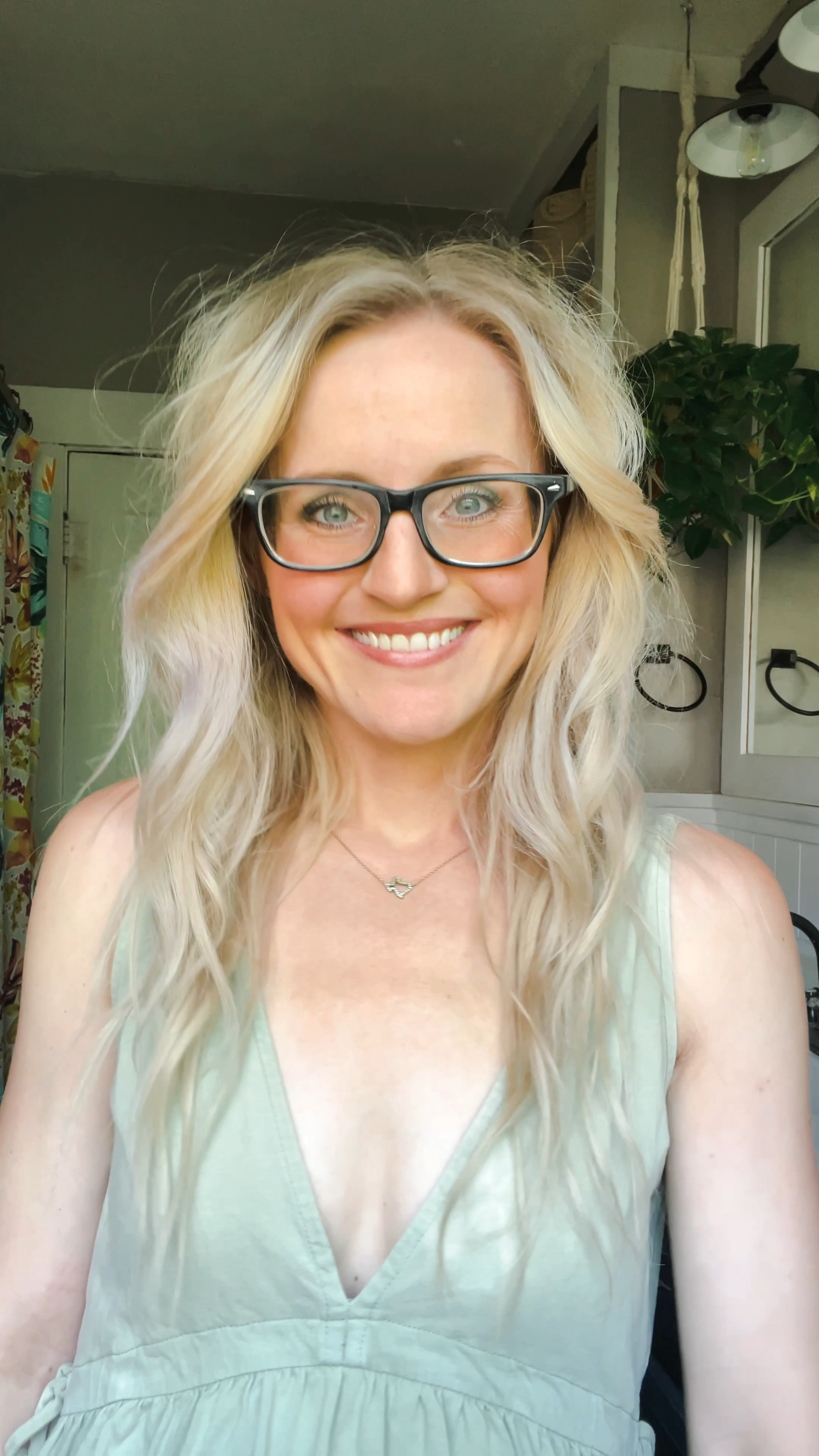 Latest in my hair care routine 👩‍🦳 loving these undone messy curls and waves lately 

#LTKVideo #LTKBeauty #LTKStyleTip