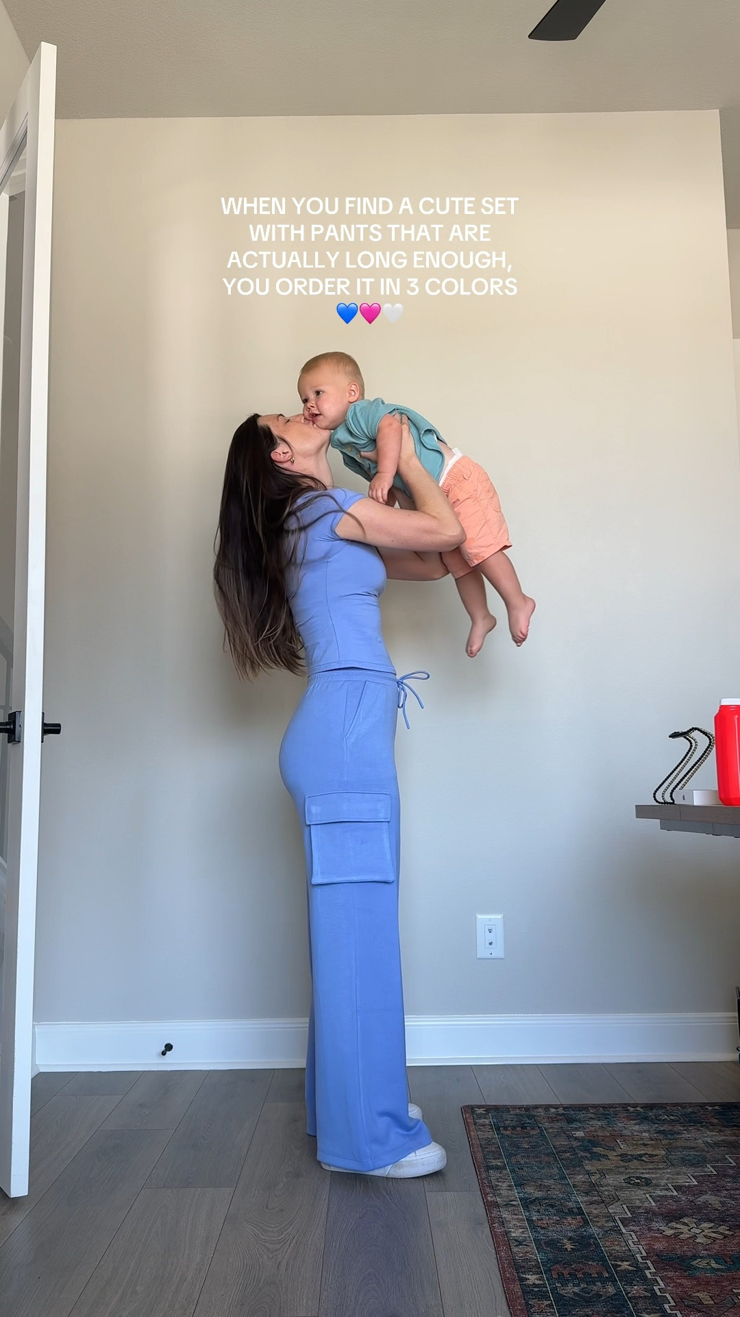 5’9” wearing a small pant & medium shirt 