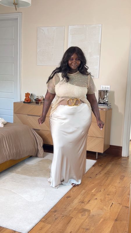 I love when I make a single use time multifunctional! Loved turning this dress into a skirt for a cute, chic day and night look!! #ltkhacks #ltkcurvy

#LTKplussize