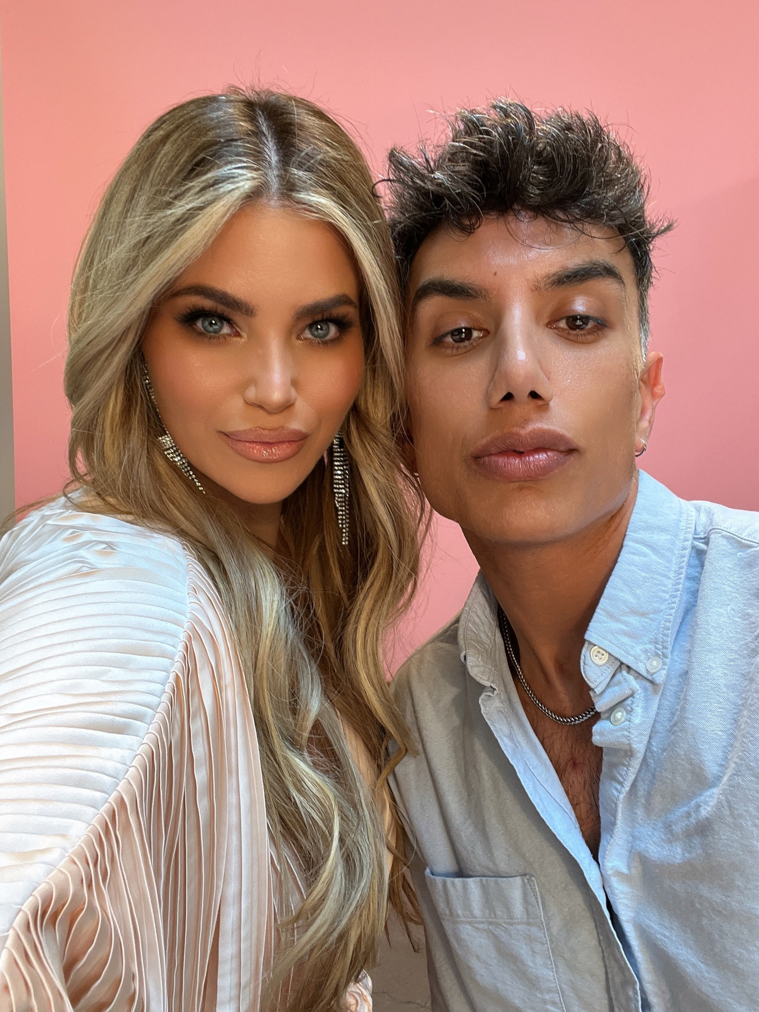 All the products used today in the Rare Beauty shoot 
Shades are:

Lipstick: talented
Liner: gifted 
Cheek: bliss
Bronze: power boost 
Highlight: flaunt 

#LTKbeauty