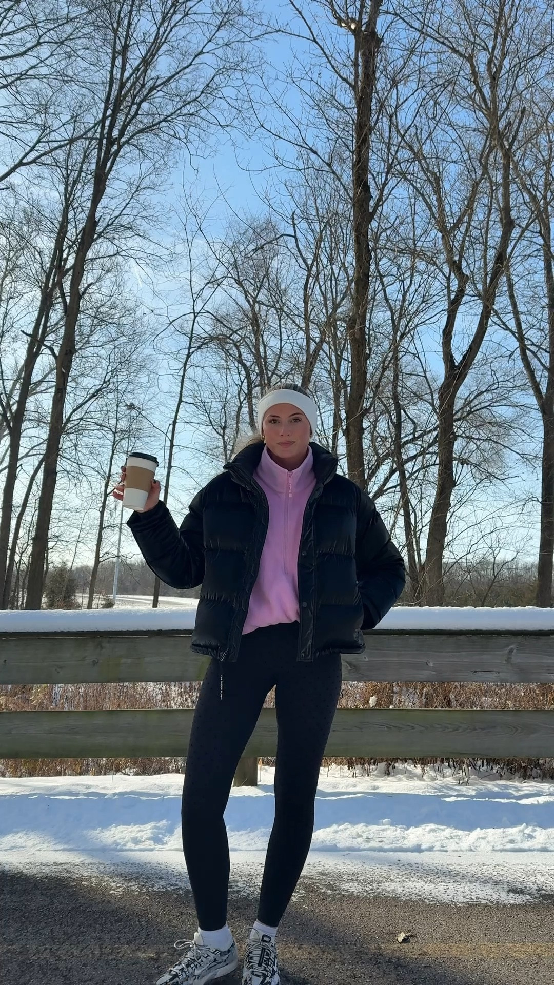 Wore my polka dot leggings again today 🖤🩷🖤🩷 Large in the fleece, medium in the puffer, 4 in the leggings!

#LTKActive #LTKootd