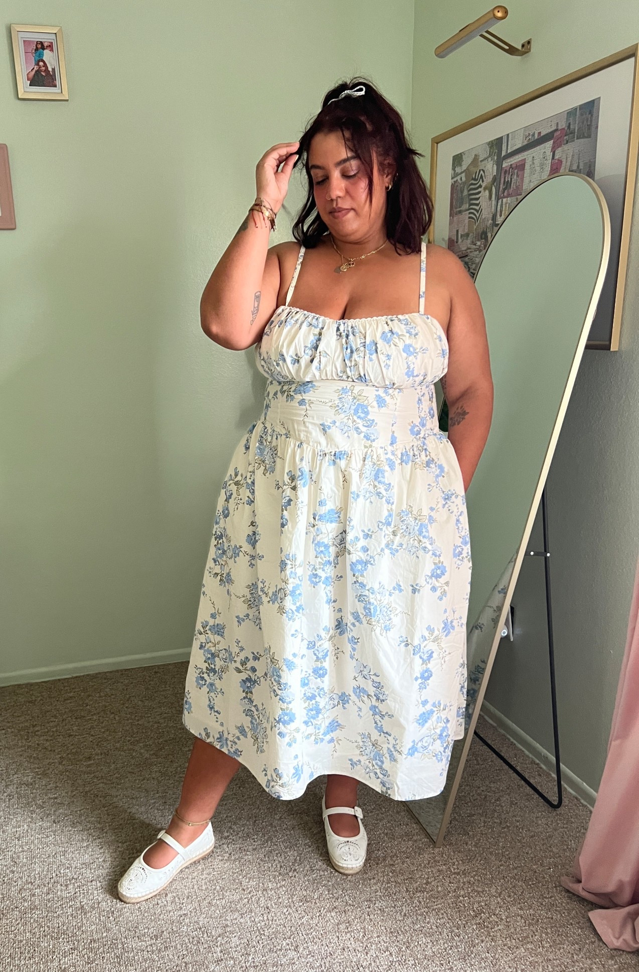 this dress is from @targetstyle and I got it for $23 and I need everyone to know that 🌸 hosted Easter brunch for my girls — bunny cinnamon rolls, a pretty table, and a dress that cost less than our mimosas. paired it with white espadrilles from my closet because that’s just how we do it here.

#easterdress #targetfashion #targetstyle #midsizefashion #midsizeootd 

#LTKSeasonal #LTKTall #LTKMidsize