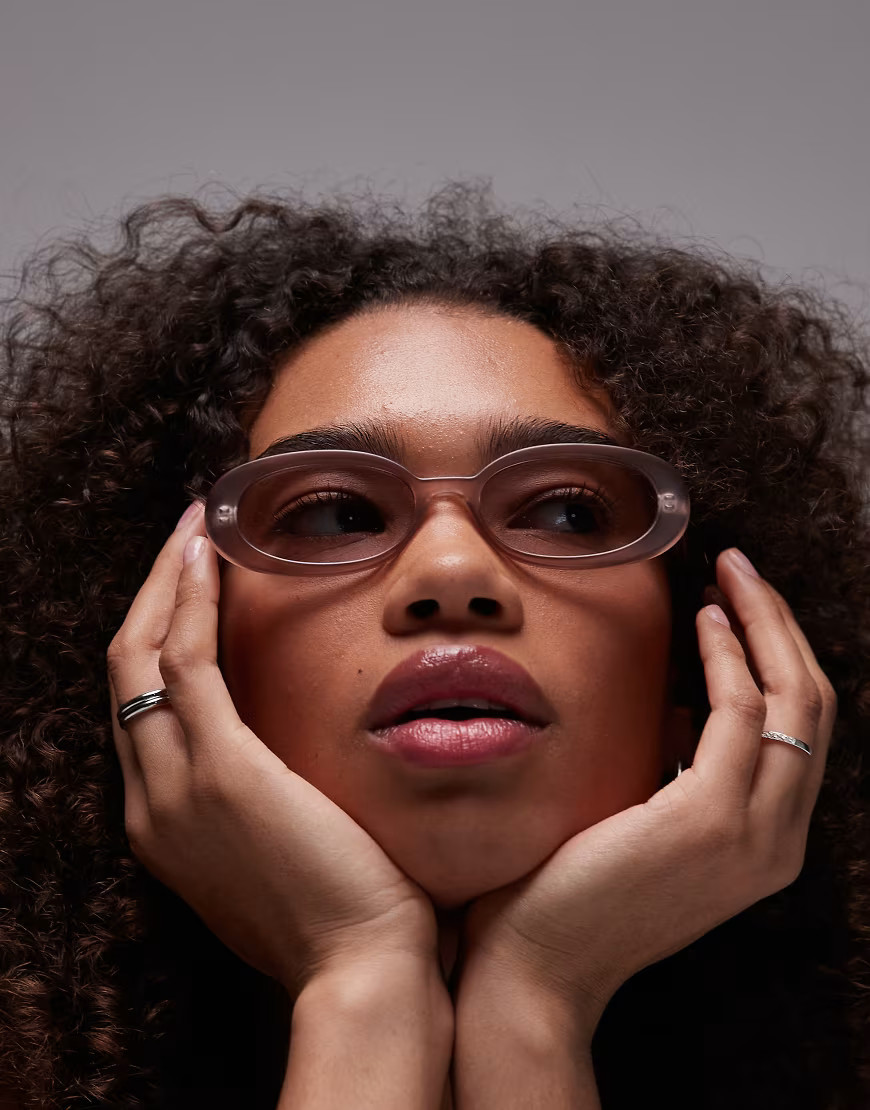 Le Specs outta love oval sunglasses in crystal rose-Pink | ASOS (Global)