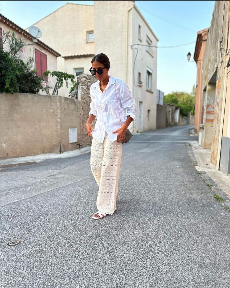 Pantalon en crochet écru, pantalon dentelle en crochet crème, pantalon tendance en crochet, chemise ample en lin blanche, chemise en lin, chemisier ample blanc, sandales Oran Hermès, claquettes Hermès blanches 

#LTKSeasonal #LTKstyletip