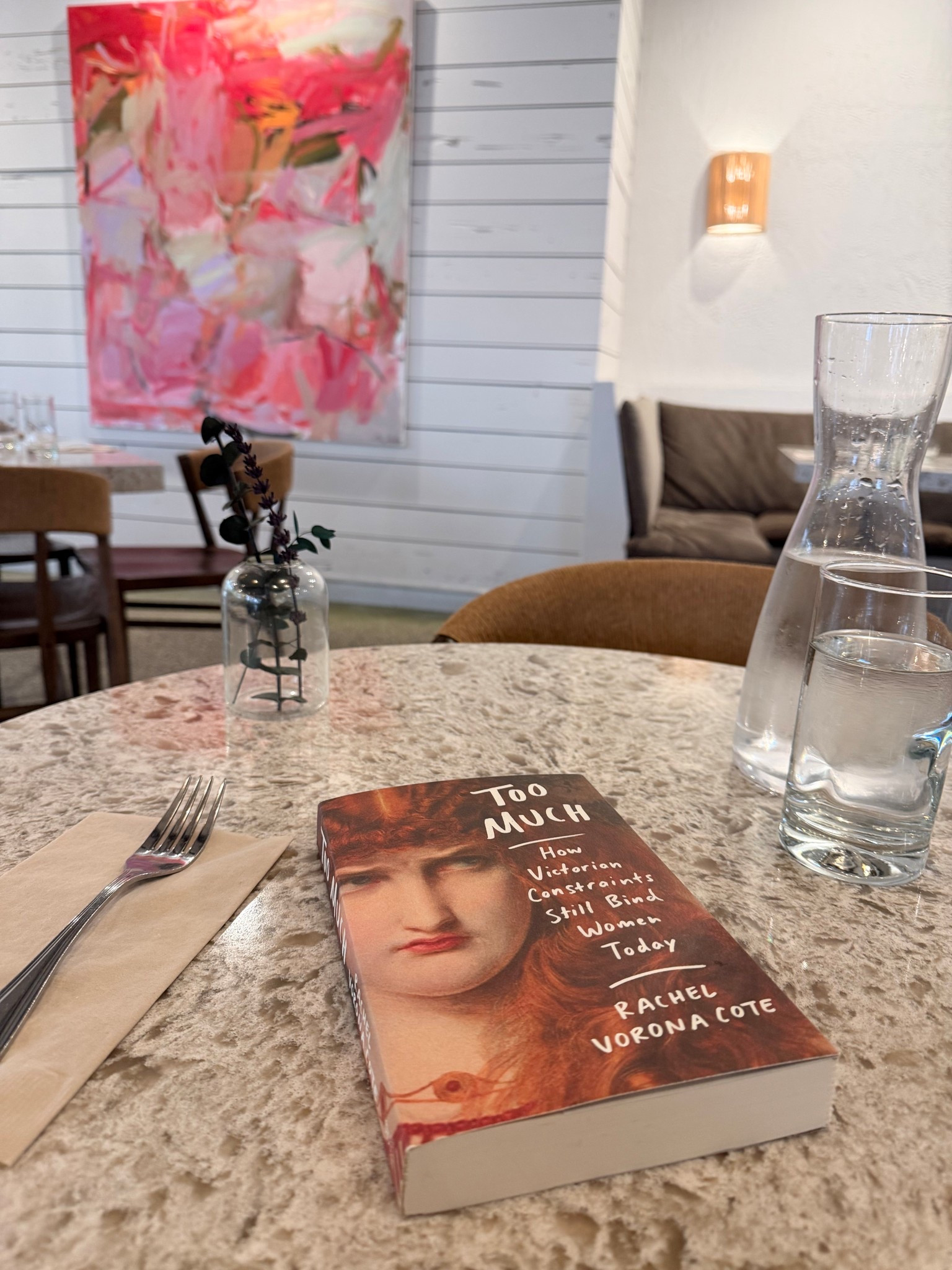 Quick lunch out with my current read 📚

#LTKfoodie #LTKdayinmylife #LTKstorytime