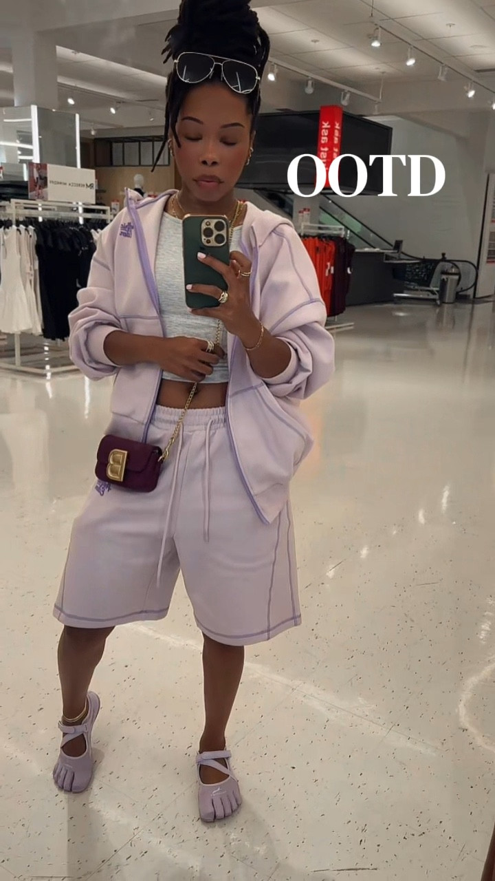 This color of the Aelfric Eden set is currently on my available on TikTok, but they do have the other colors available on Amazon which I have linked below 💖

#LTKActive #LTKootd #LTKgrwm