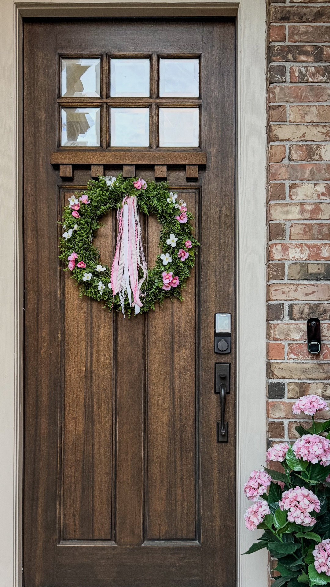 A simple switch that instantly gives the front entry a more updated look. Plus, it can store multiple fingerprints, lets you create guest access codes and has an auto-lock feature for added convenience. It also comes in multiple color options to work with different home styles.

#LTKHome #LTKmomlife