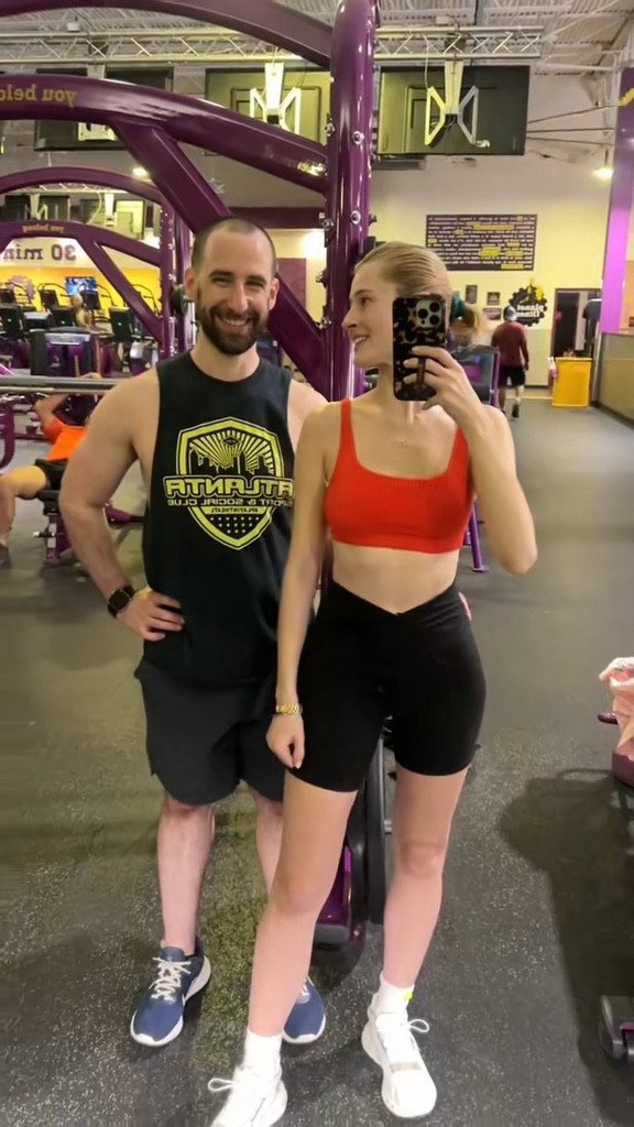 New TikTok series: weekly gym outfits. Trying to inspire those who use not having fists gym outfits as an excuse or to start 

Gym outfits | matching set | activewear | on clouds | sports bra | bikers 

#LTKFindsUnder100 #LTKWatchNow #LTKActive