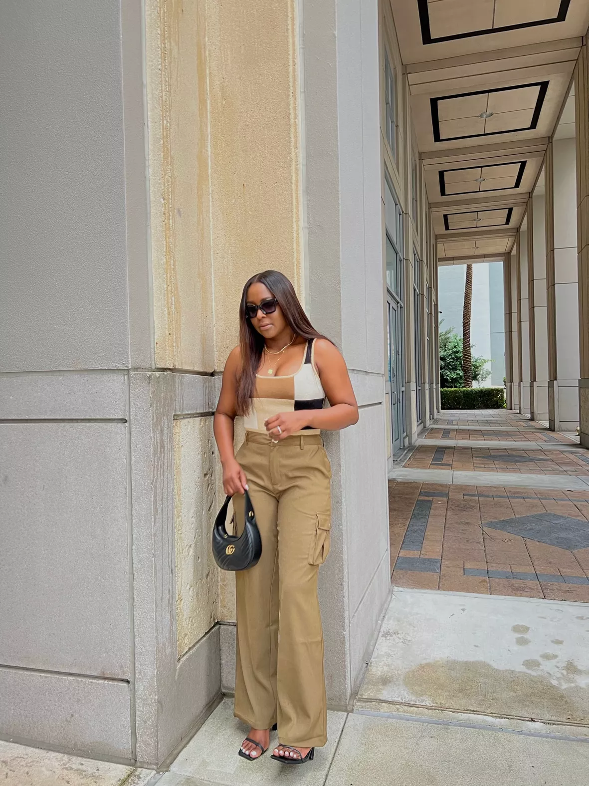 Olive green pants  Olive pants outfit, Casual fall outfits, Outfits with  leggings