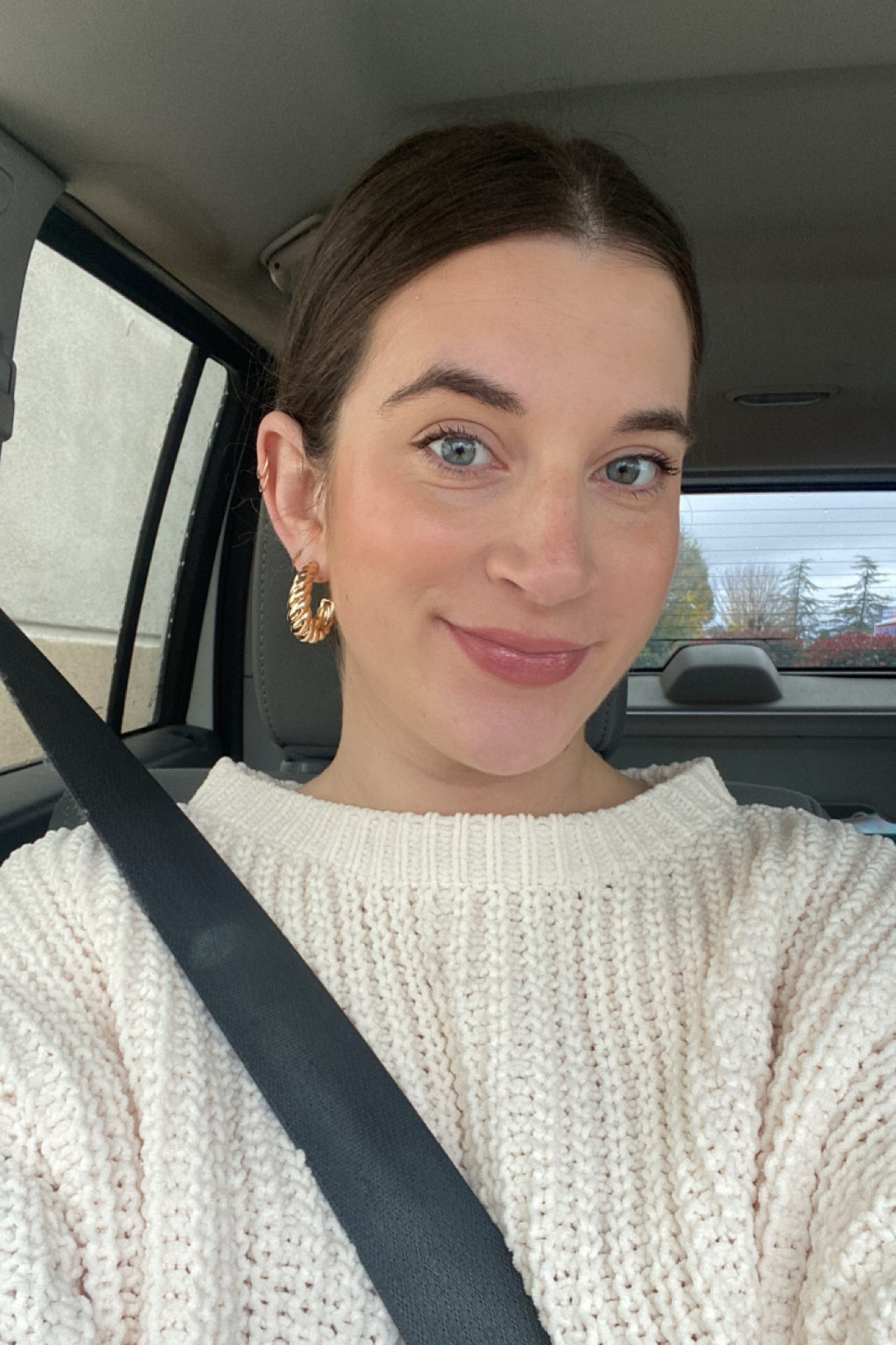 Simple & cozy outfit #americaneagle #ae #goldhoops #statementearrings #holidayjewelry #targetfind #tarte #sephoramakeup #cleanbeauty #oversizedsweater #knitsweater #holidayoutfit #slouchysweater 

#LTKGiftGuide #LTKstyletip #LTKHoliday