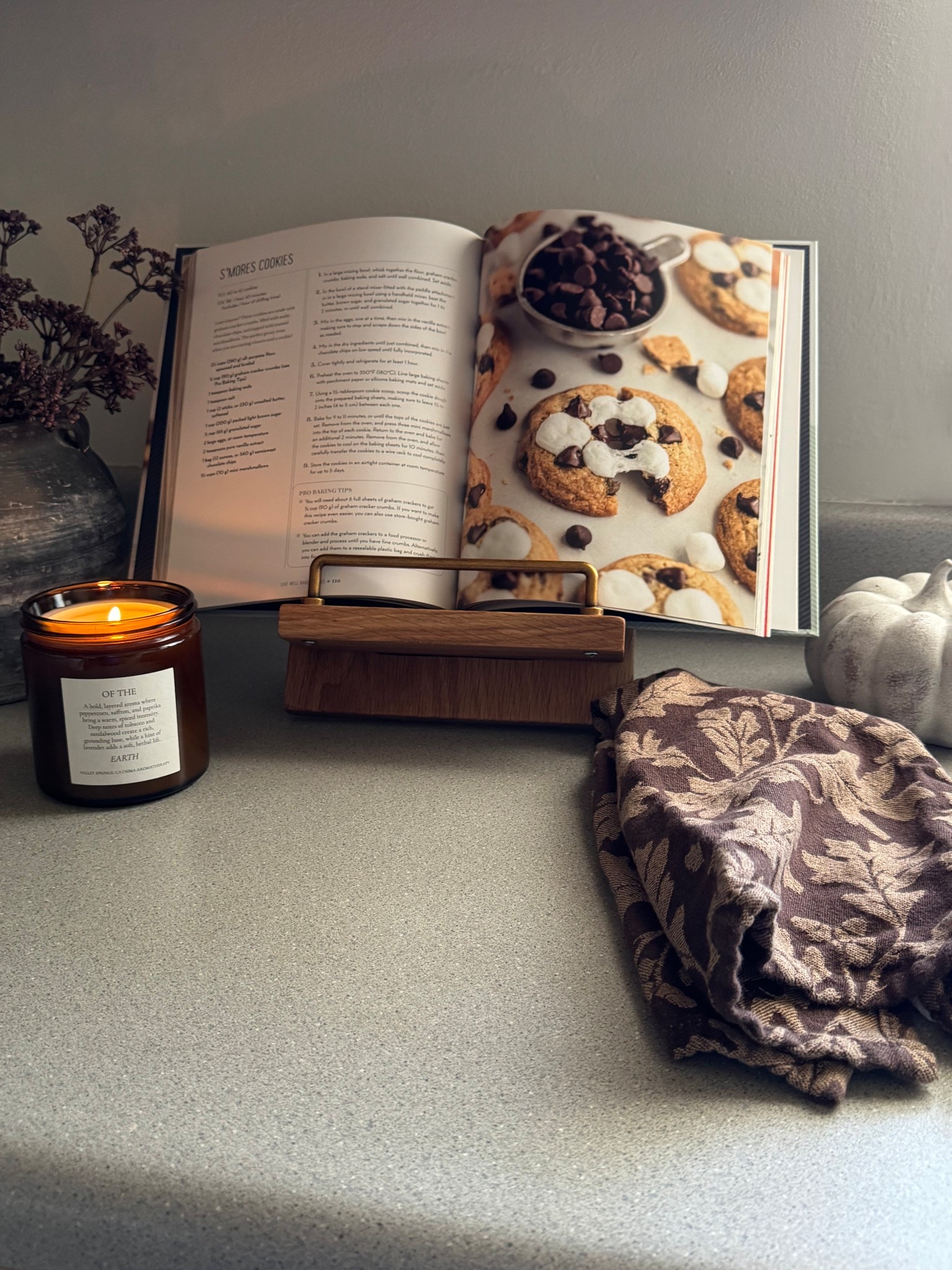 Cookbook holder, fall hand towel, kitchen towel, baking cook book

#LTKFallSale #LTKHome #LTKSeasonal