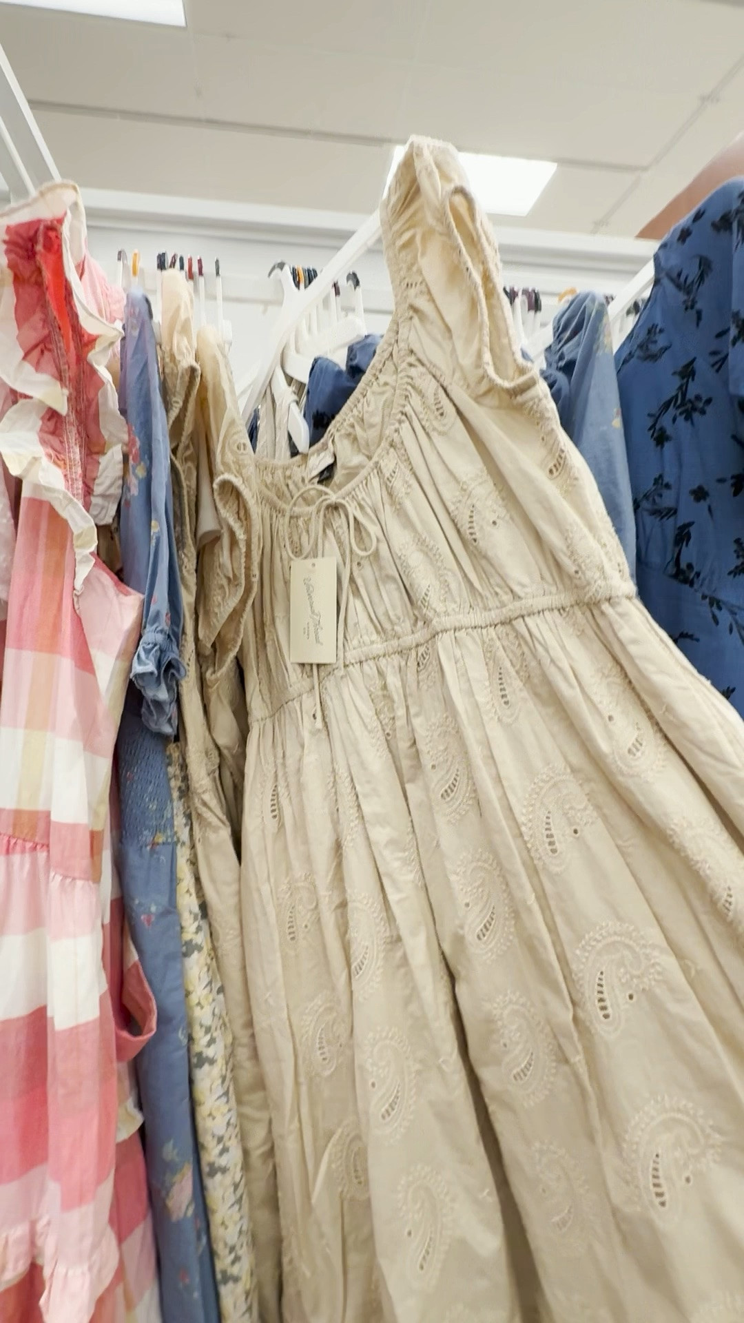 This is such a sweet summer dress. Cap sleeves, midi length, side pockets, and paisley eyelet design. Available in two colors. 👗

#summerdresses #summeroutfits #graduationdresses #tandress #khakidress #mididress #dresswithpockets #scoopneckdress #target #beachvacationoutfit #vacationoutfitsbeach

#LTKPlusSize #LTKMidsize #LTKOver40