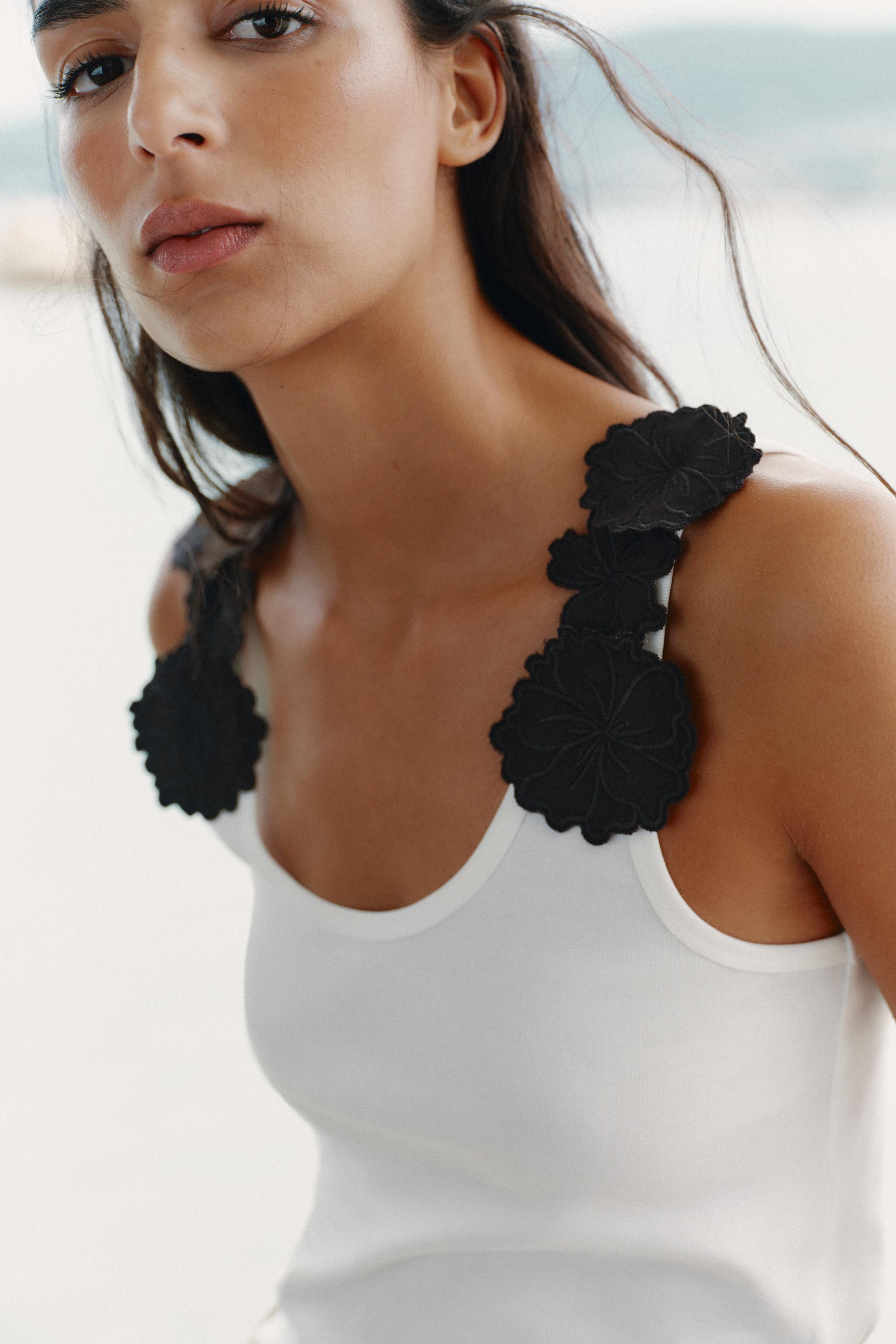 FLORAL APPLIQUÉ TOP | Zara US