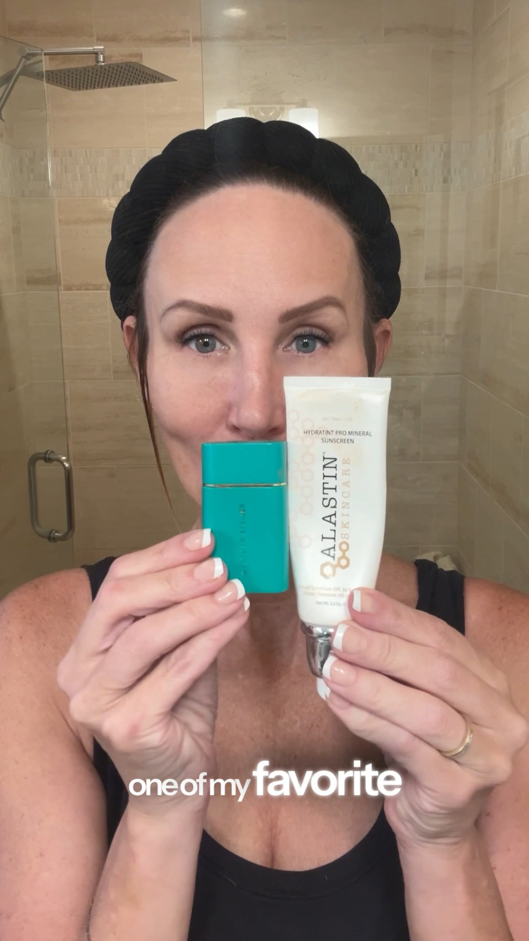 SPF HACK! Customize Your Tinted SPF with Liquid Bronzer for a Flawless Mature Skin Look 😊 

#spf #makeup #makeuptip #skincare #skincarehack #antiagingtips