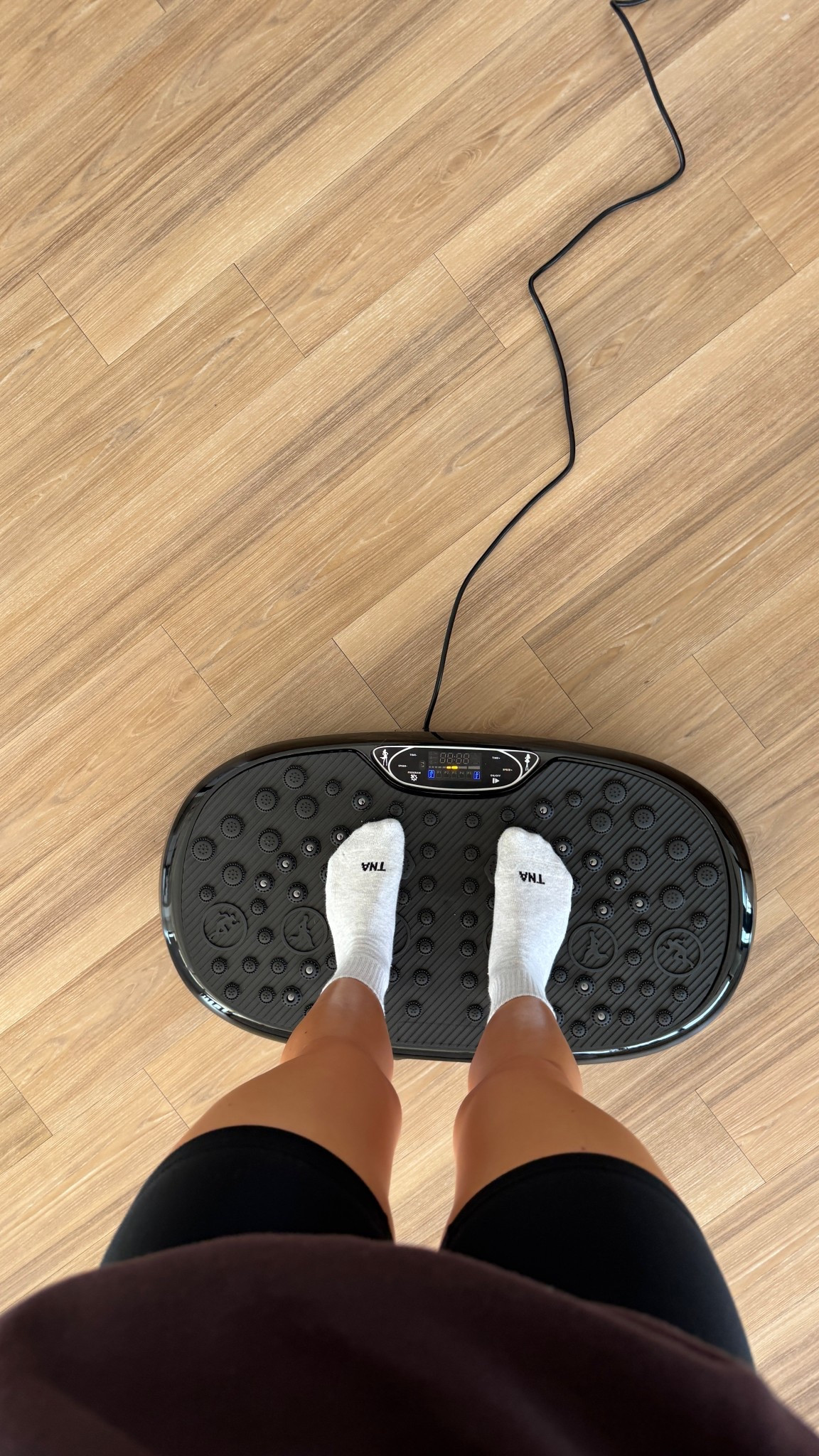 Vibration plate 🤎

#LTKmorningroutine #LTKfitnessgoals #LTKdayinmylife