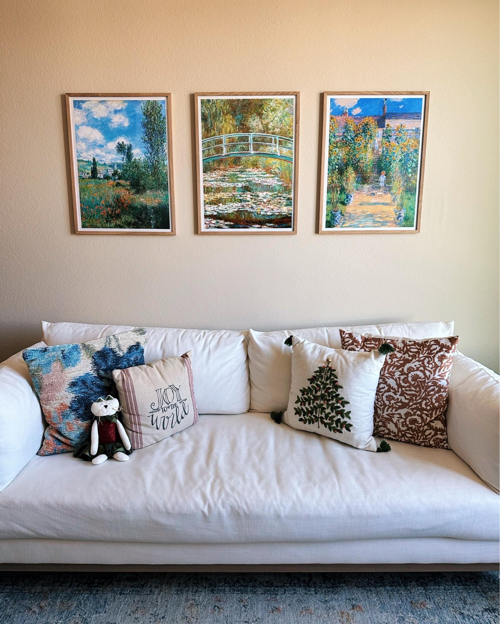 Started putting out the Christmas decorations over the weekend! Now that we’re in a bigger apartment this year I’m SO excited to add more decor to our home 🎄

#LTKHome #LTKHoliday