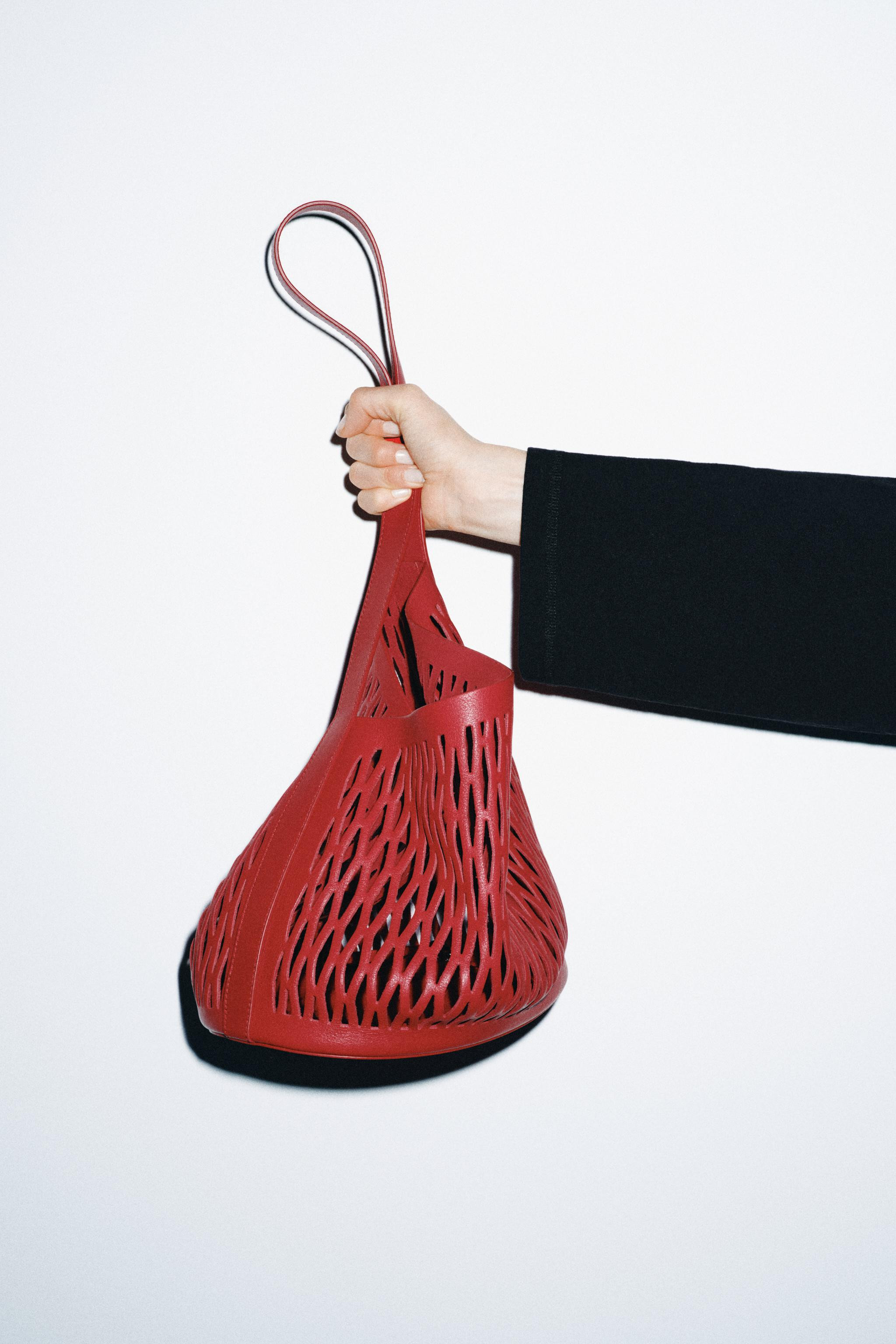 DIE-CUT LEATHER BAG | Zara US