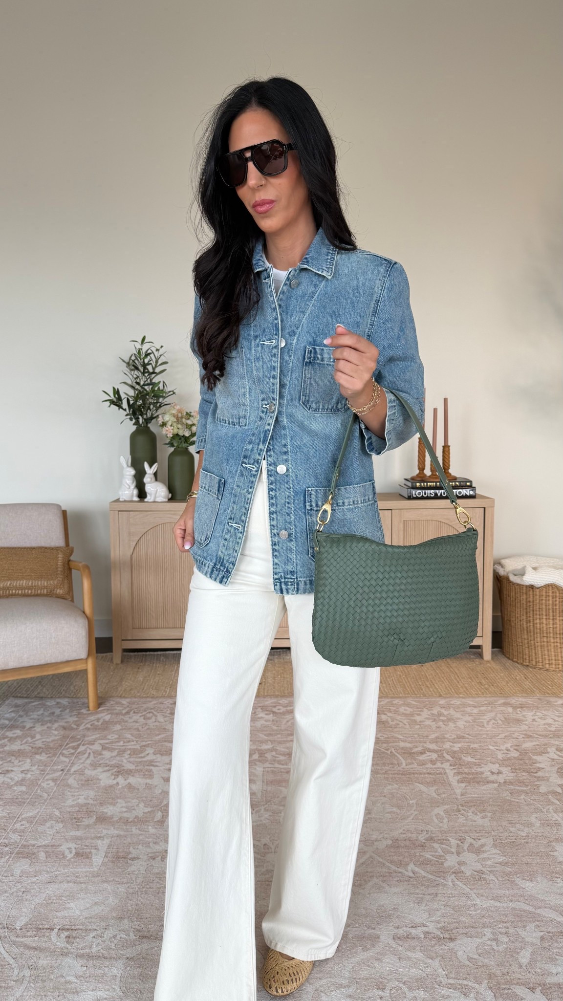 This 100% cotton denim jacket is one of those pieces that just feels expensive… but the price is so good ($60). It’s incredibly soft (no stiff denim here 🙌), lightweight, and the fit is perfection for everyday wear.
I paired it with a simple neutral base and a pop of green for that fresh spring feel 🌿
@levi jeans - wearing a 27x32 in the color barely freezing @Quince 

#LTKU #LTKTall #LTKOver40