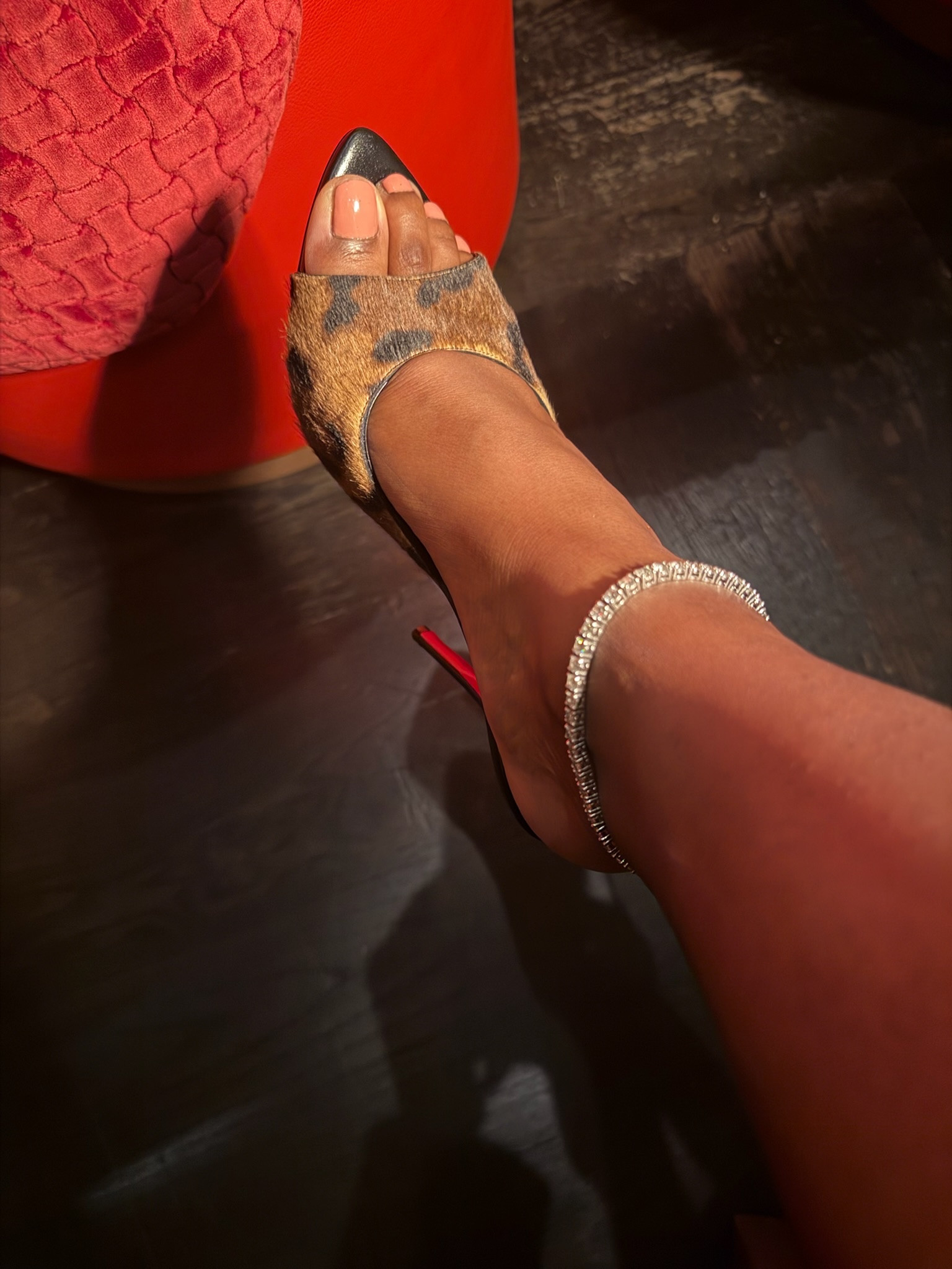 details that do the talking ✨👜 leopard heels + red bag + that anklet 💎 all linked on LTK! #StyleDetails #OOTD #ShoeGame #LTKfind #LTKshoecrush #LTKitbag #SloaneStephens 

 #LTKootd