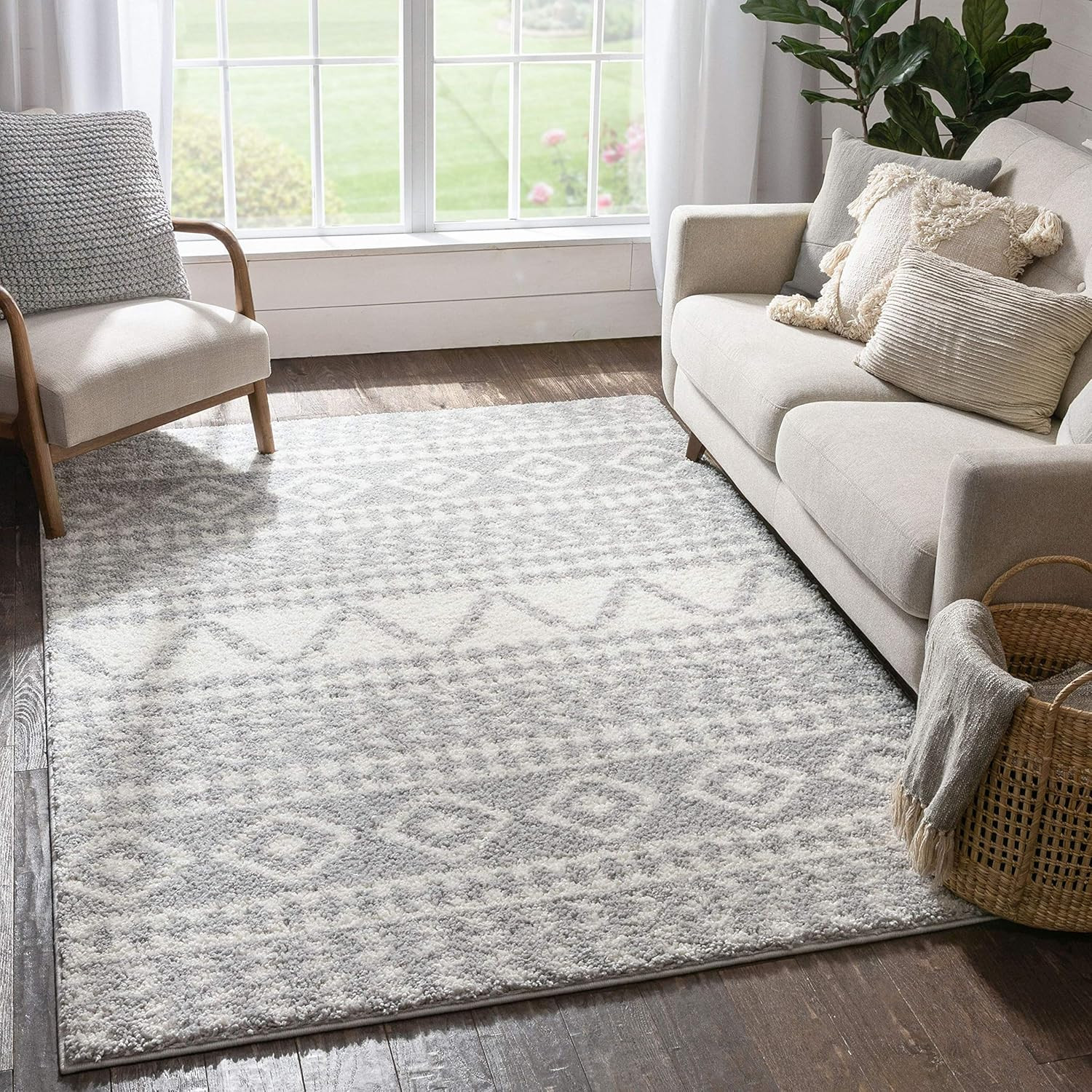 Well Woven Tribal Diamond Stripes Grey Soft Shag Area Rug 8x10 (7'10"x10'6") | Amazon (US)