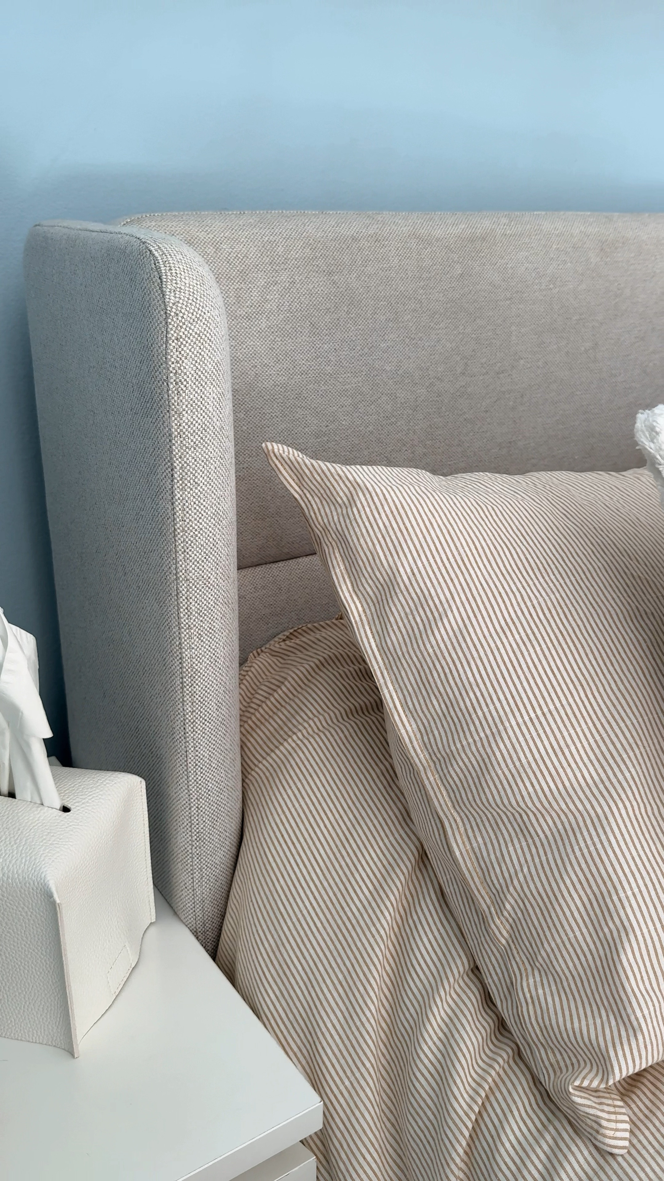 My bed is currently on sale on @Wayfair, and I can’t recommend it enough! I’ve had it for six months now, and it has held up beautifully—it still looks and feels as good as new. This is a queen-size bed, with built-in storage. It’s an incredible solution for small spaces like mine, offering ample storage without compromising on style.
#wayfairpartner #paidlink


#LTKVideo 

#LTKHome #LTKSaleAlert