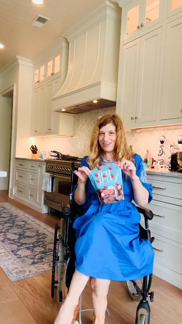 Got so much to be thankful for!!!! Yes life is hard but I get to live it!!! Snacking on my @trufru and watching some @f1 ….. where my f1 girls at? Went to brunch this morning… still weak and in pain but praying that next week I will be on vacation!!! My dress and shoes won’t believe are both @amazonfashion !!! Necklace @erinmcdermott1 !!! Hope you have a blessed Sunday!!
.
.
Psalm 107:1 “Oh give thanks to the LORD, for he is good, for his steadfast love endures forever!”.
.
.
Shop my finds on @shop.ltk and @shopmy bellevueblue 
.
.
Style .. thankful .. Christ … Sunday … f1 racing … chocolate covered strawberries 🍓… fashion .. beauty. , makeup .. cotton dress. .. ballet flats .. home design. ,. Chronic illnesses.. wheelchair.. disabled .. blue and white .  Skincare .. clt 
.
.
#foodtok #snacktok #healthydessert #trufru #dressoftheday