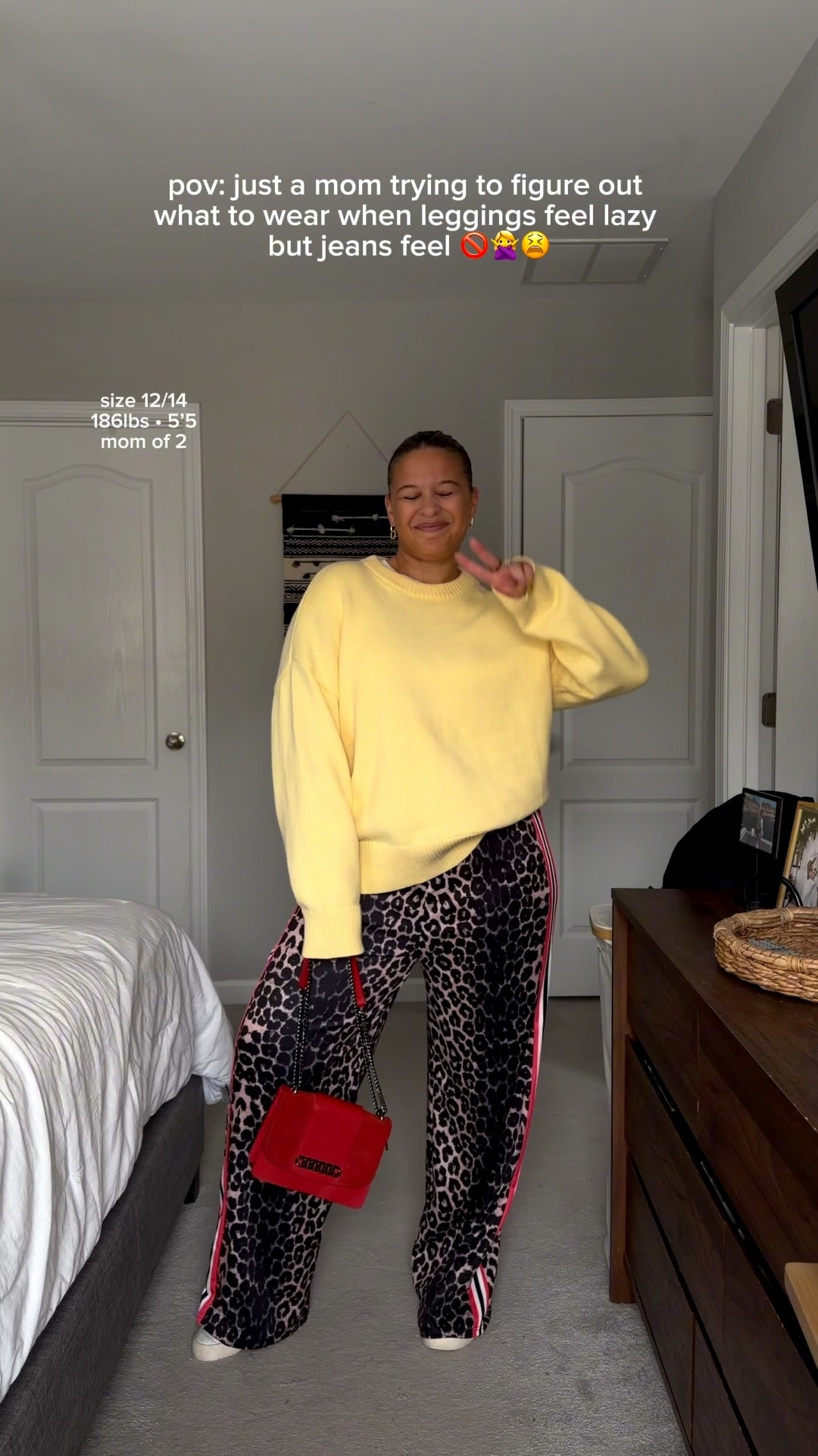 Midsize outfit idea, casual mom outfit 